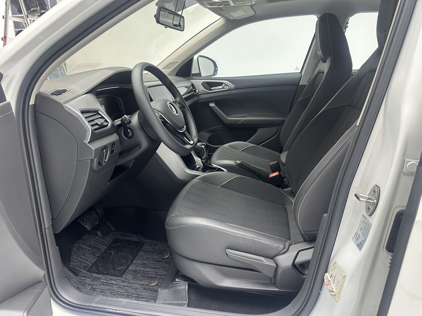Volkswagen T-Cross 2022 #4 Volkswagen T-Cross 2022 car image #4