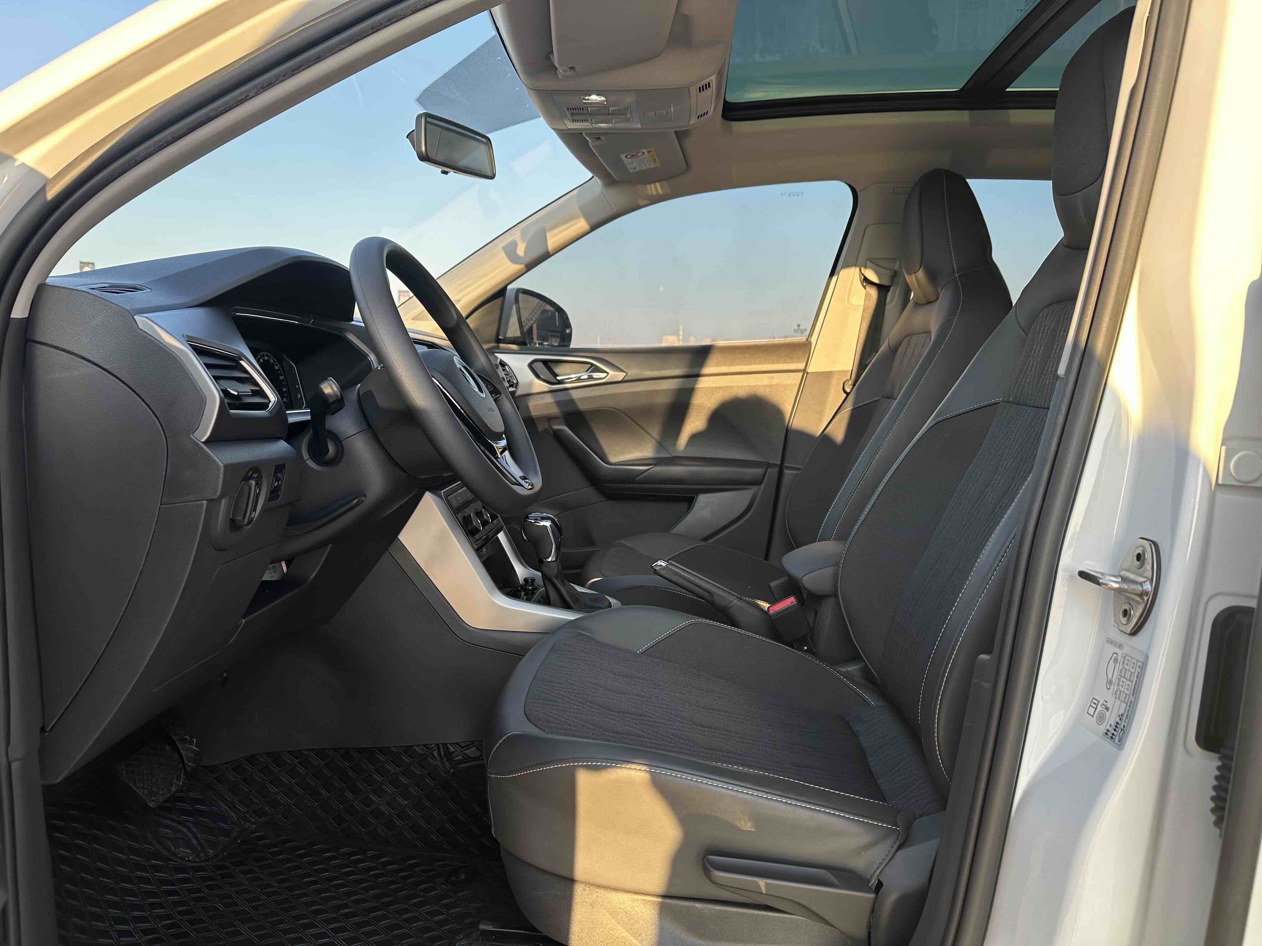 Volkswagen T-Cross 2022 car image #4