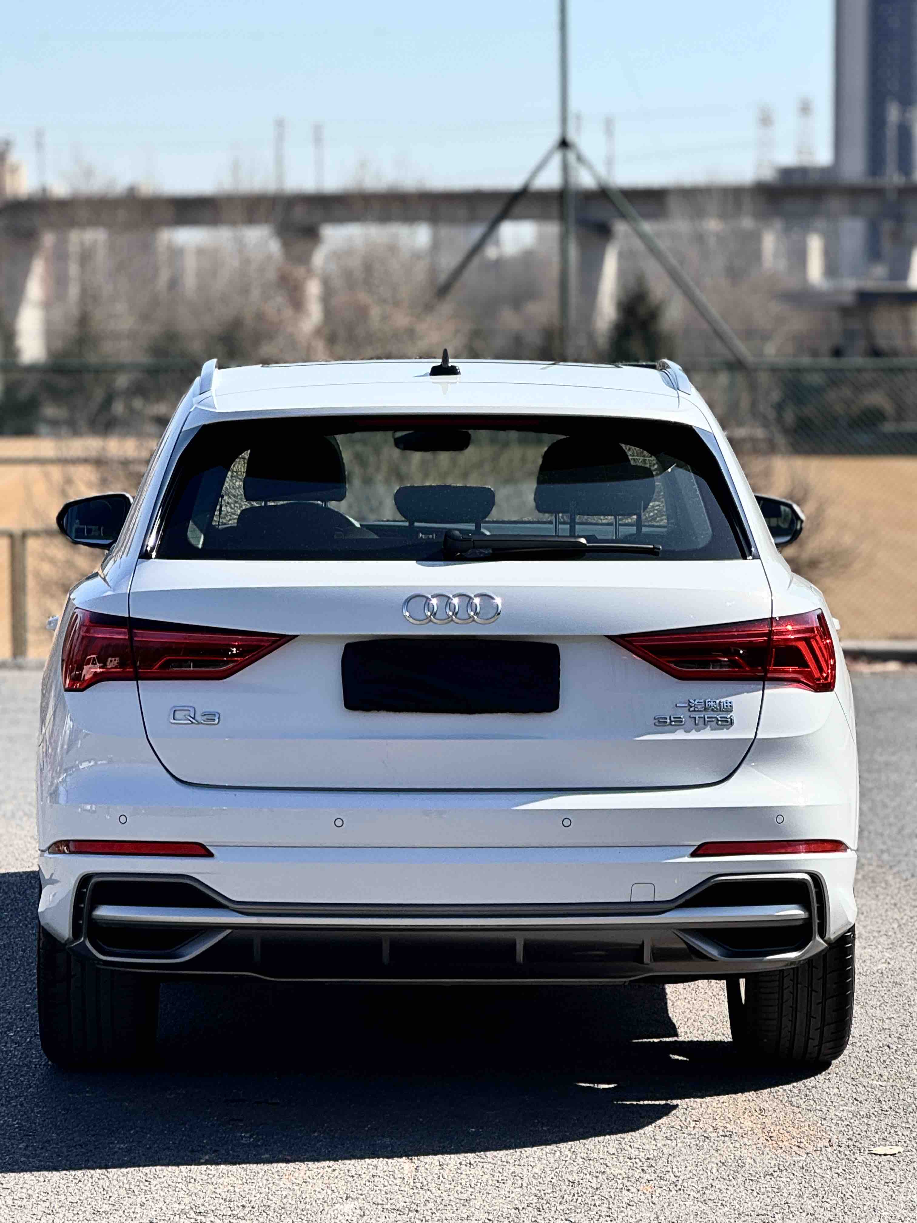 Audi Q3 2023 car image #4