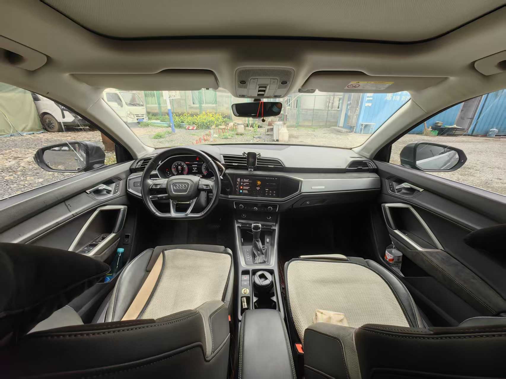 Audi Q3 2021 car image #4