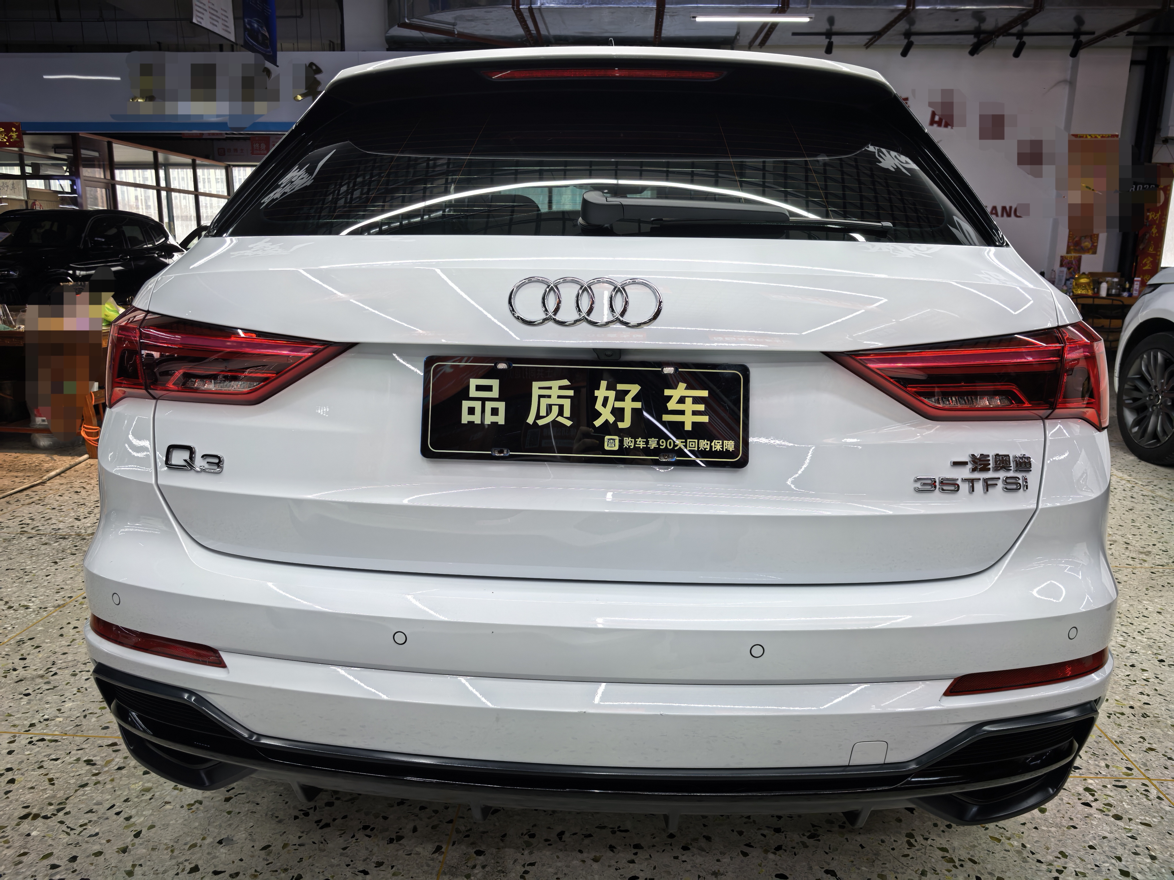 Audi Q3 2023 car image #4