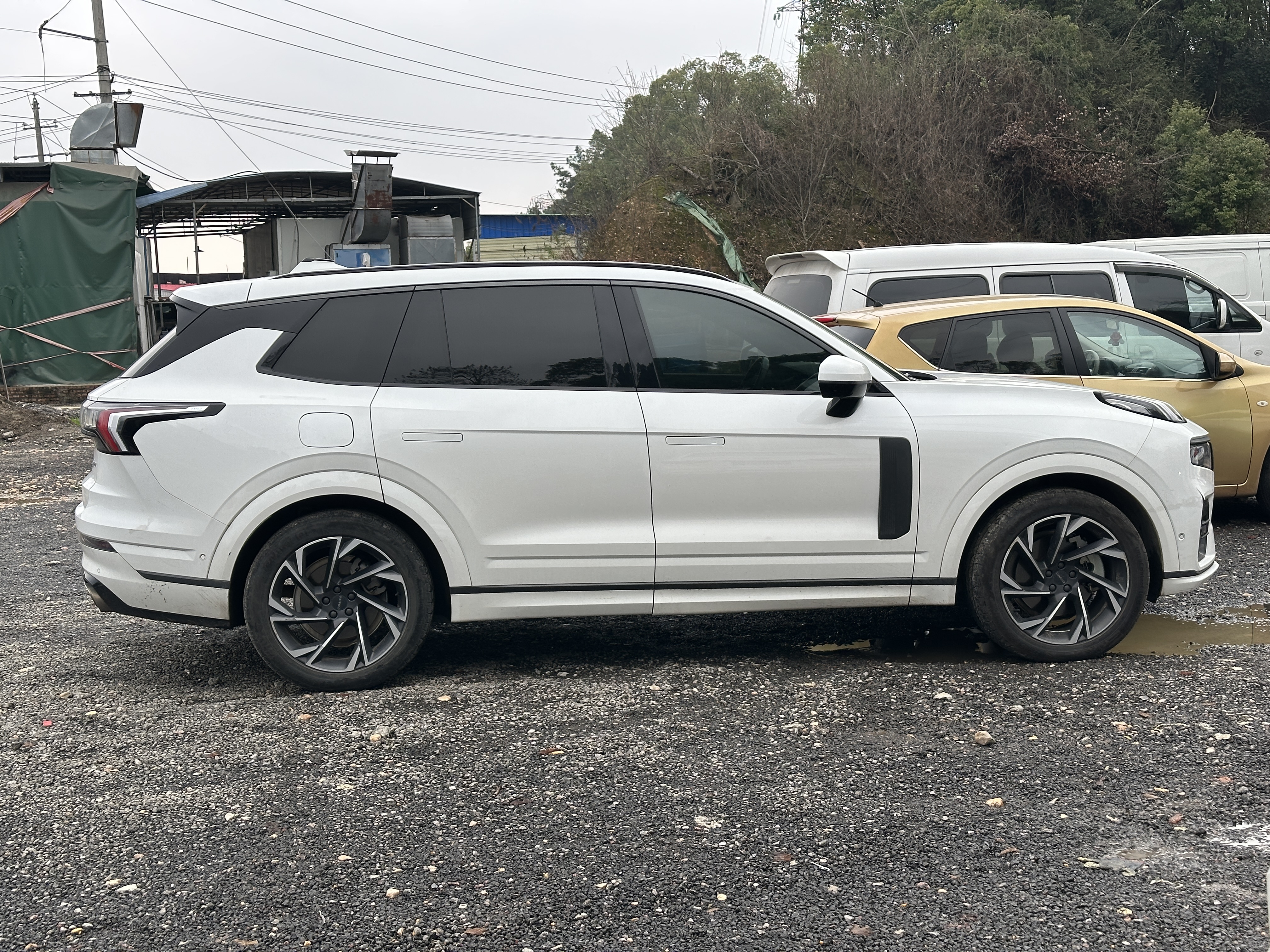Lynk & Co 09 2022 car image #4