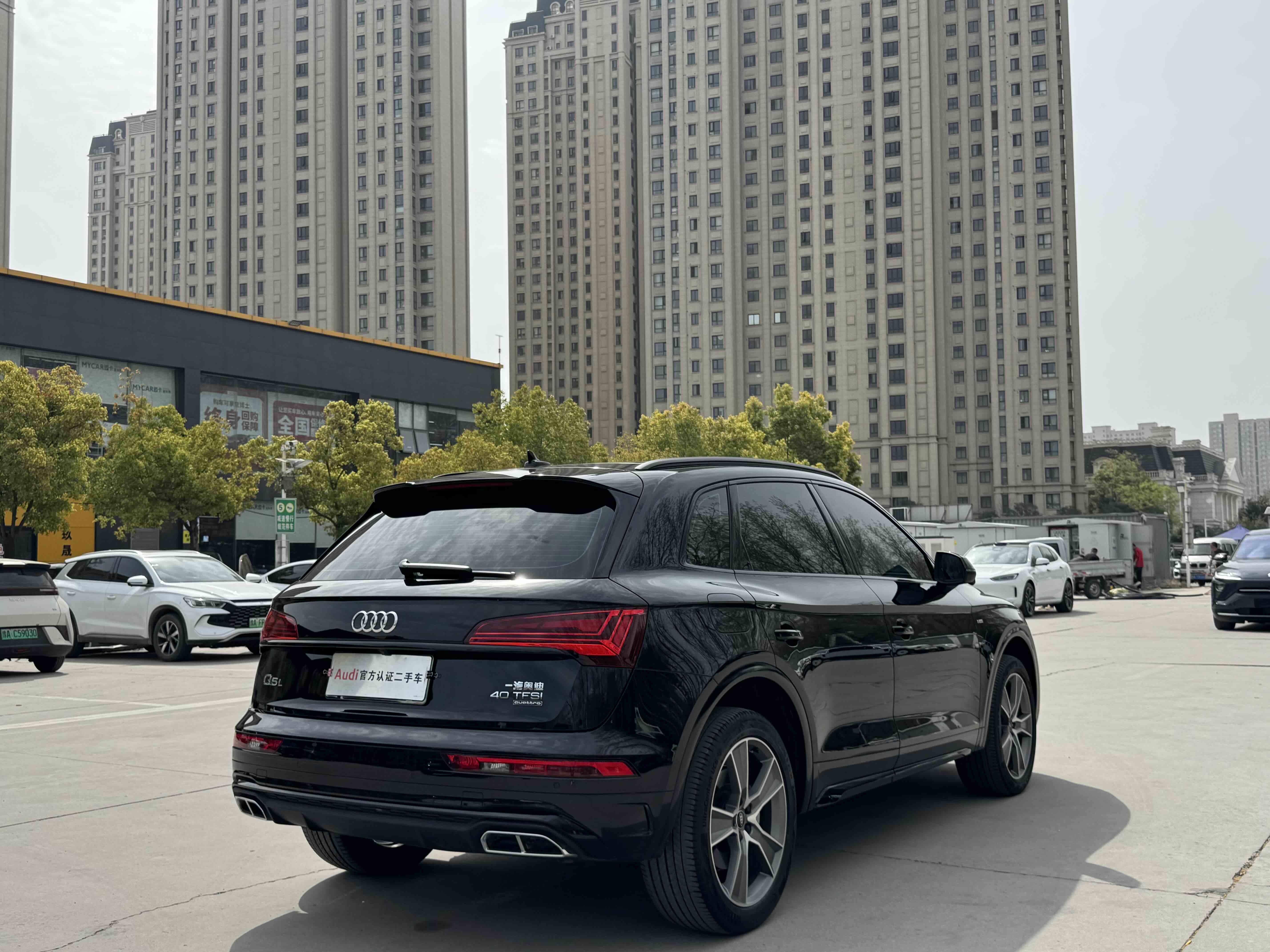 Audi Q5L 2023 immagine di auto #4