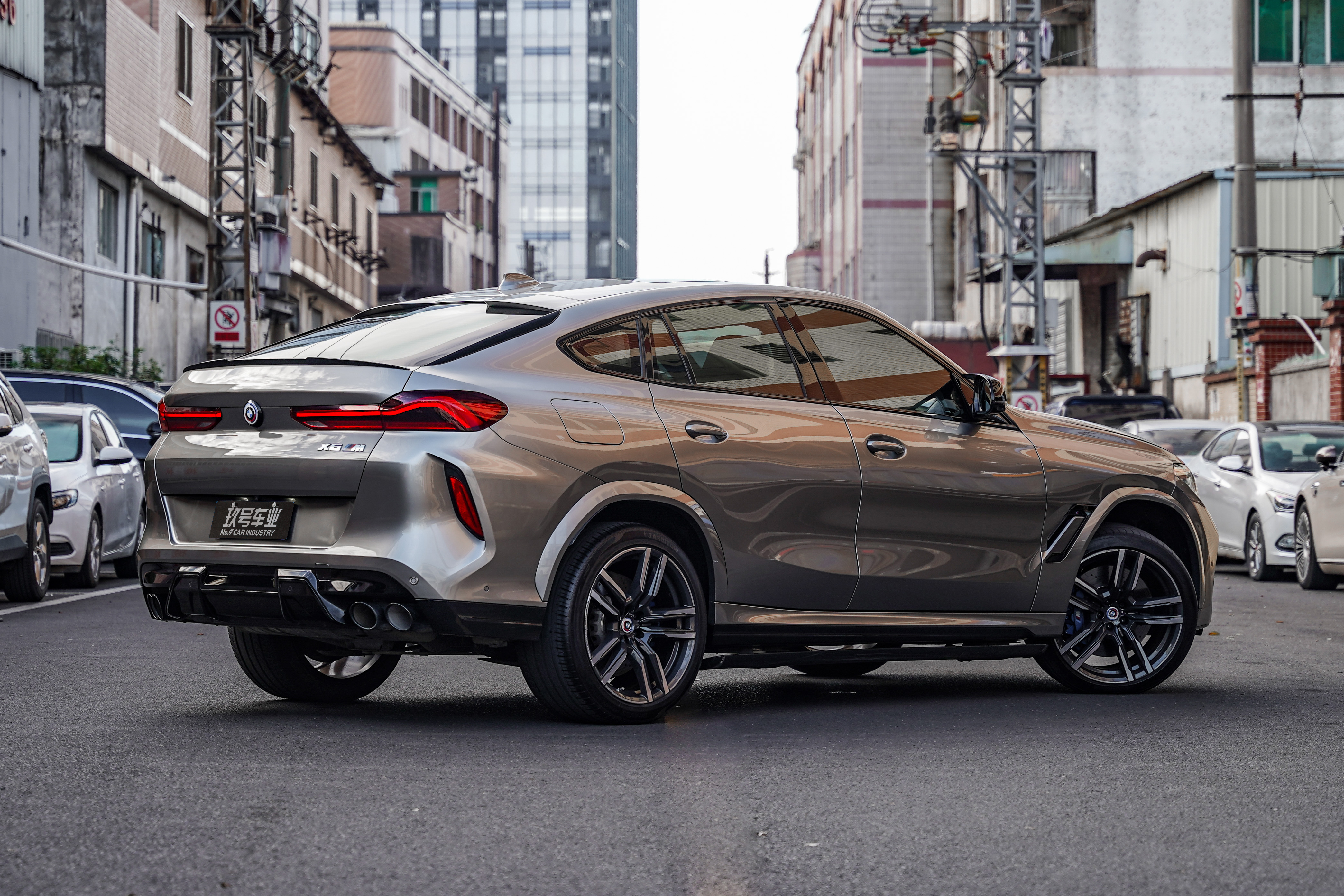 BMW X6 M 2022 #4 BMW X6 M 2022 car image #4