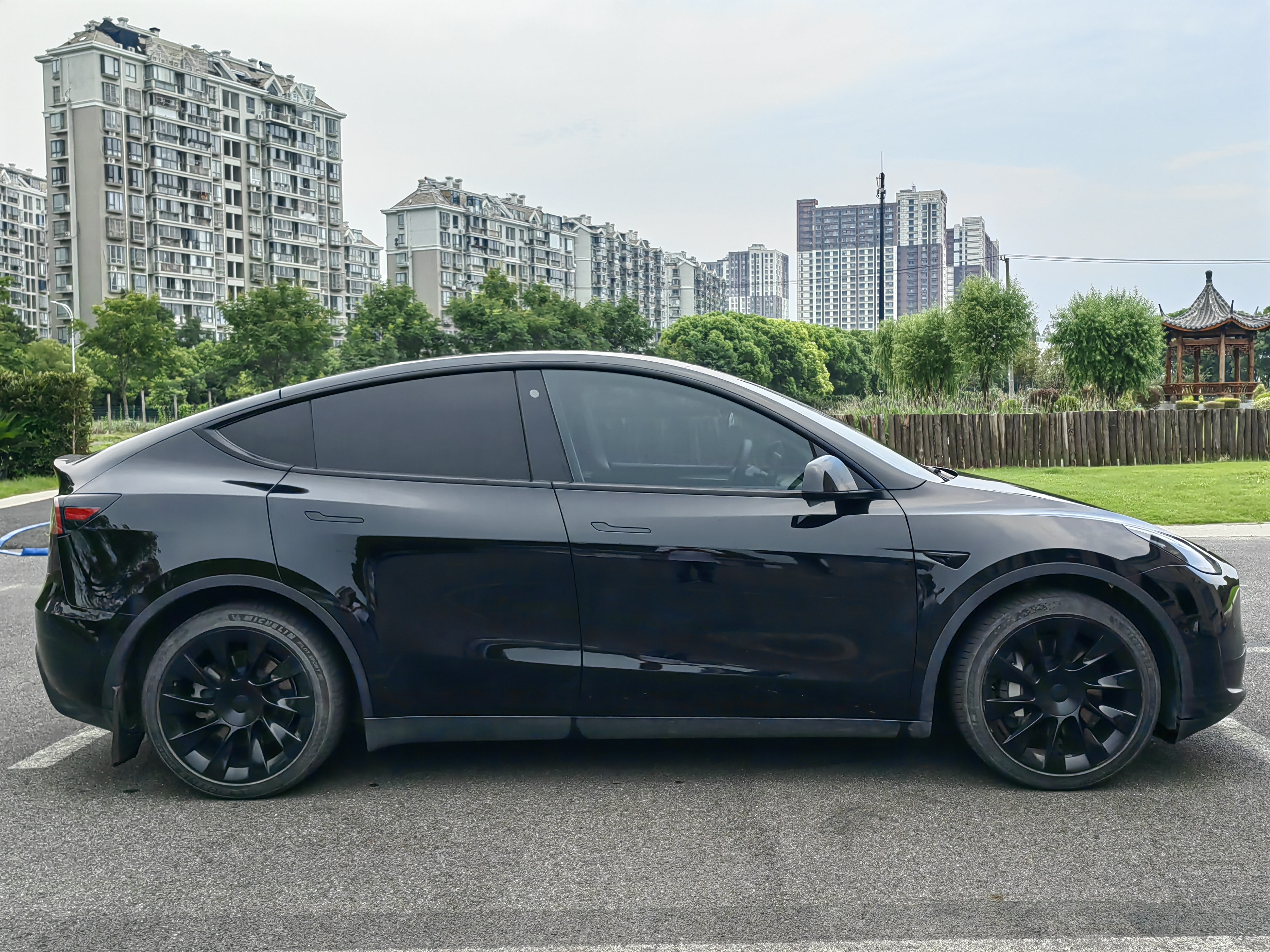 Tesla Model Y 2022 #4 Tesla Model Y 2022 car image #4