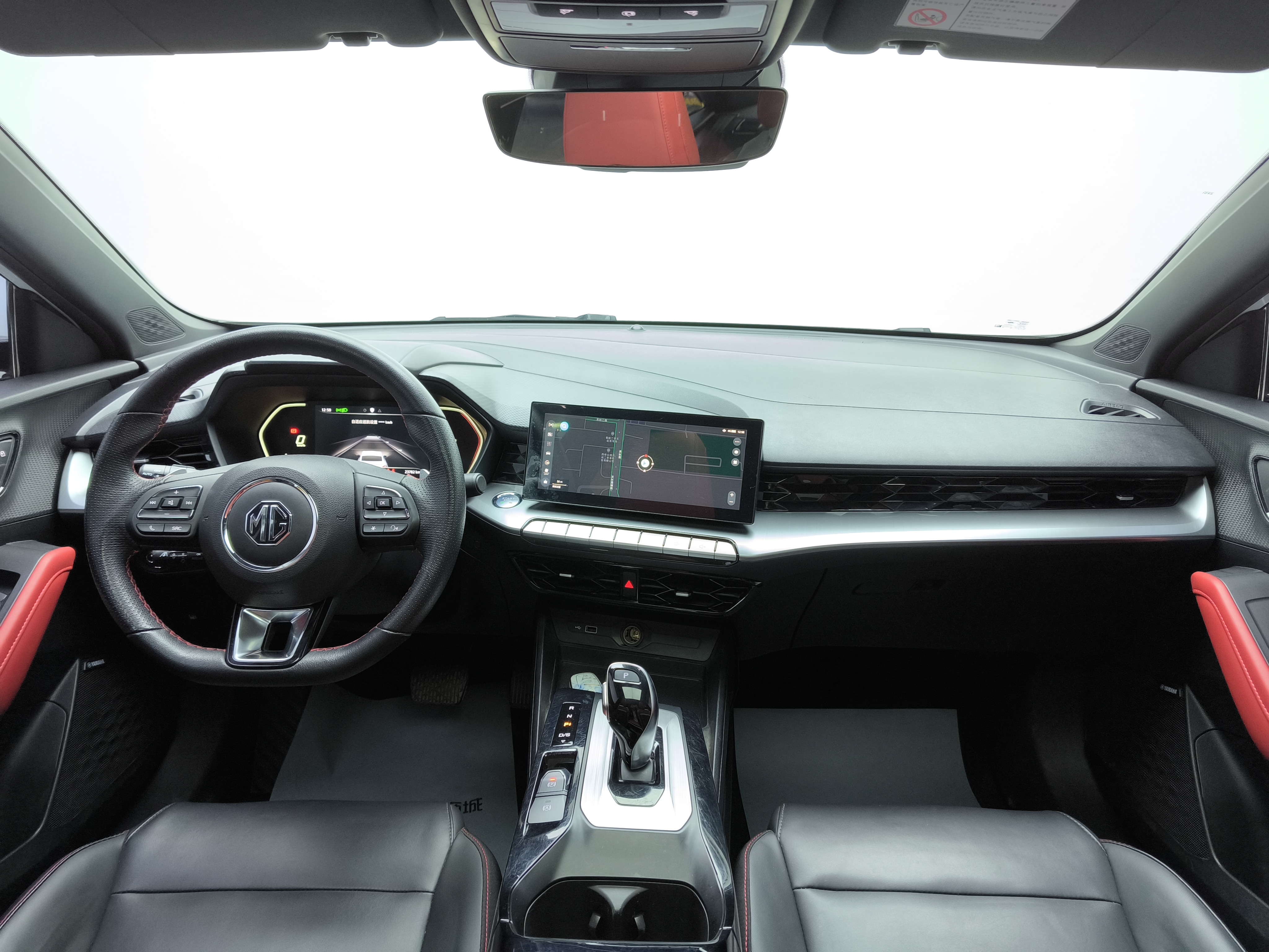 5 2022 immagine di auto #4
