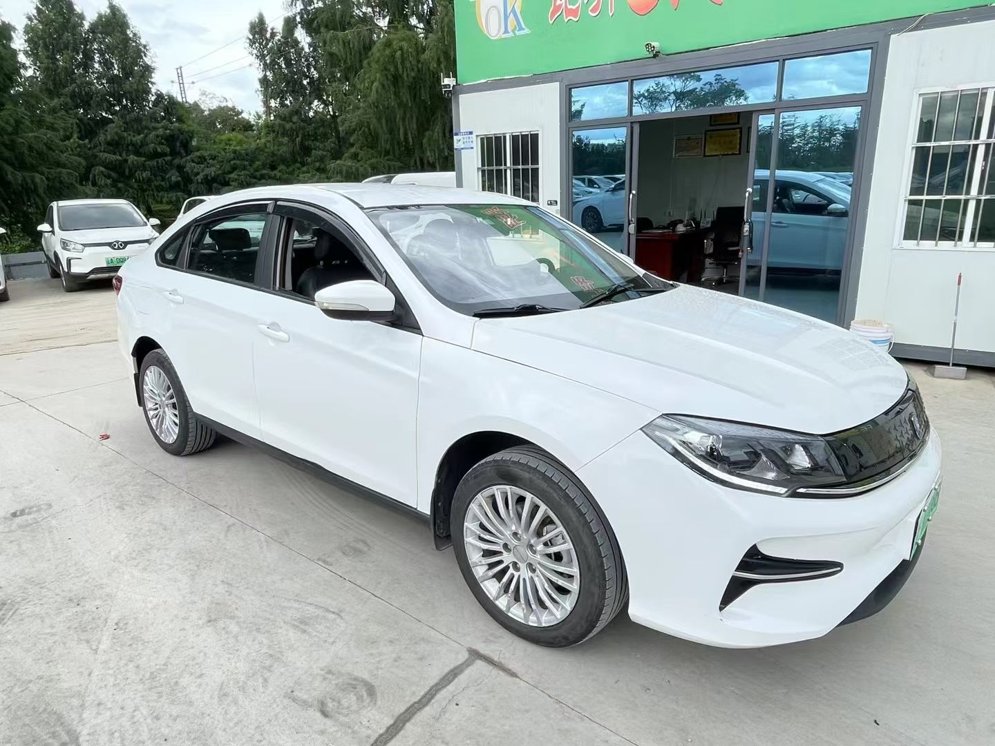 Forthing S60 EV 2022 car image #4