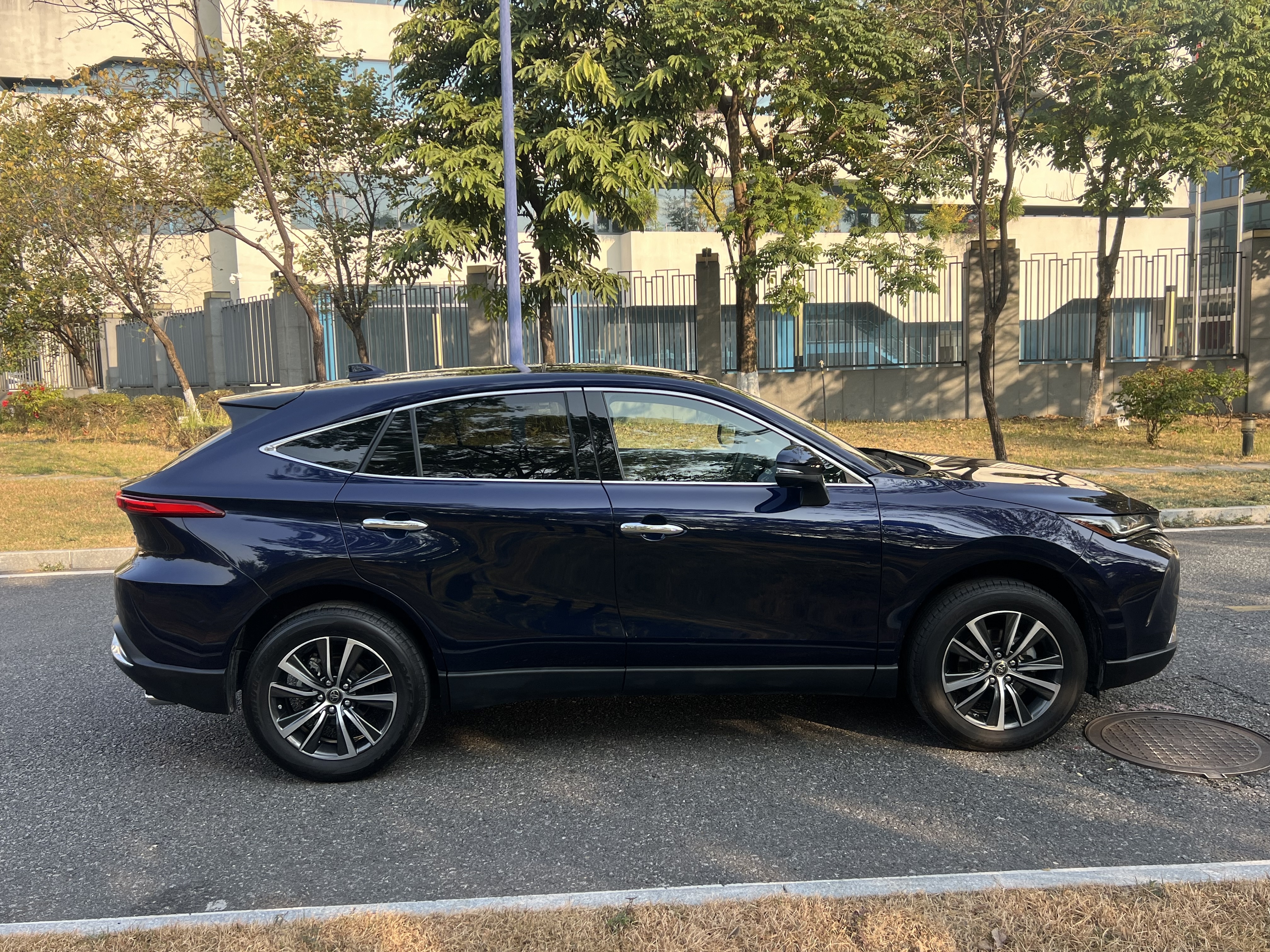 Toyota Harrier 2022 #4 Toyota Harrier 2022 car image #4