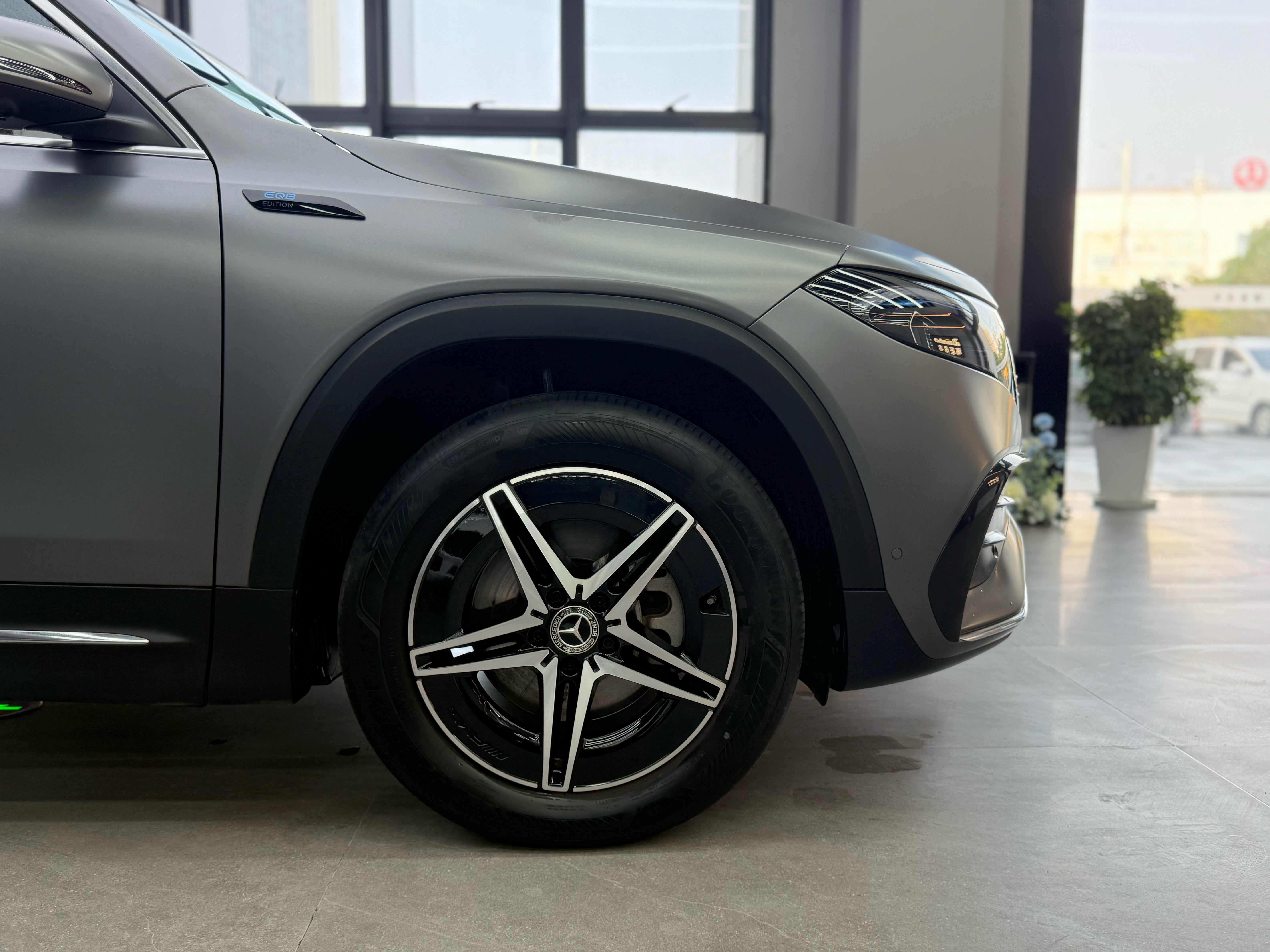 Mercedes-Benz EQB Class 2022 #4 Mercedes-Benz EQB Class 2022 immagine di auto #4