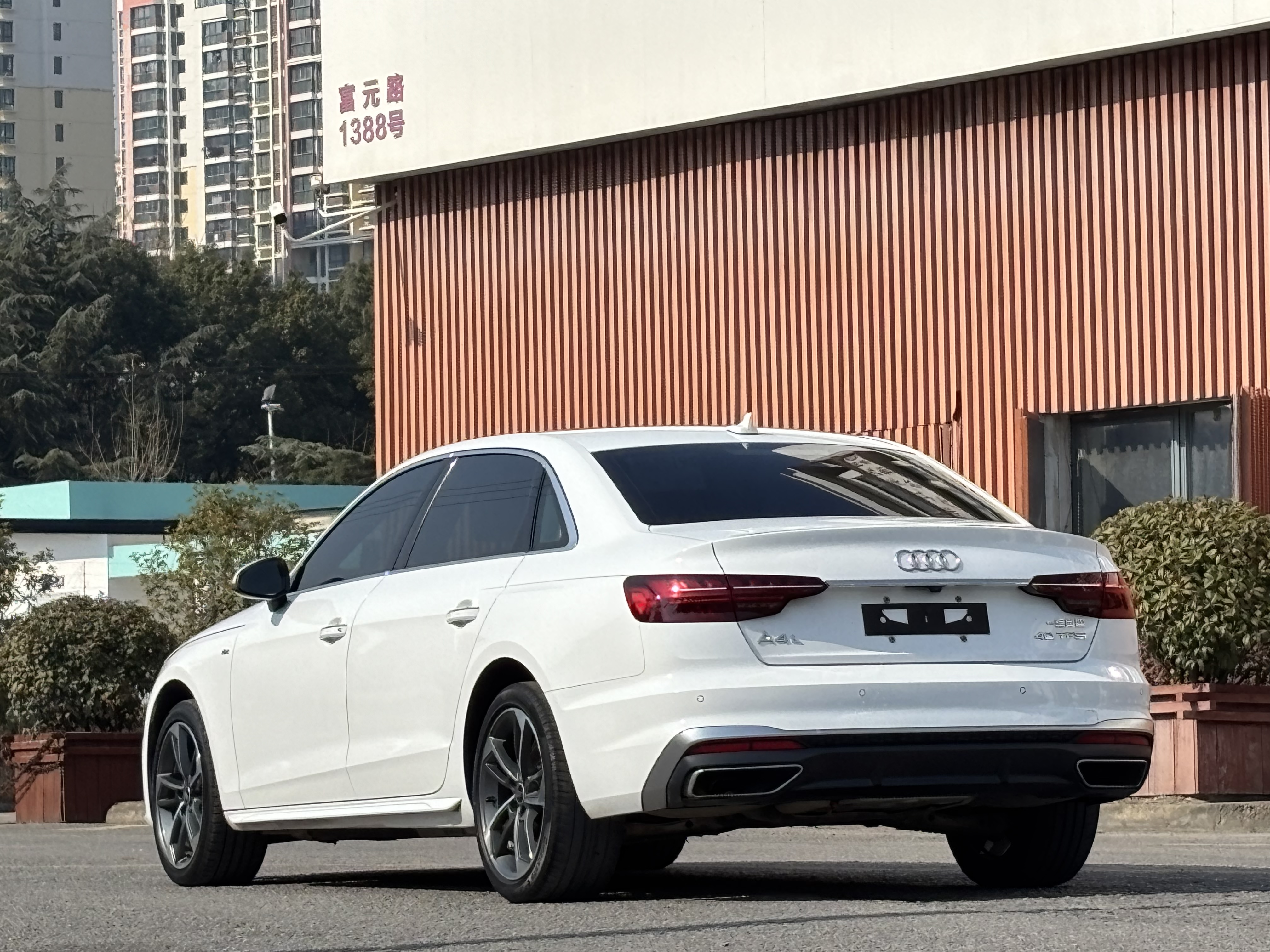 Audi A4L 2022 car image #4