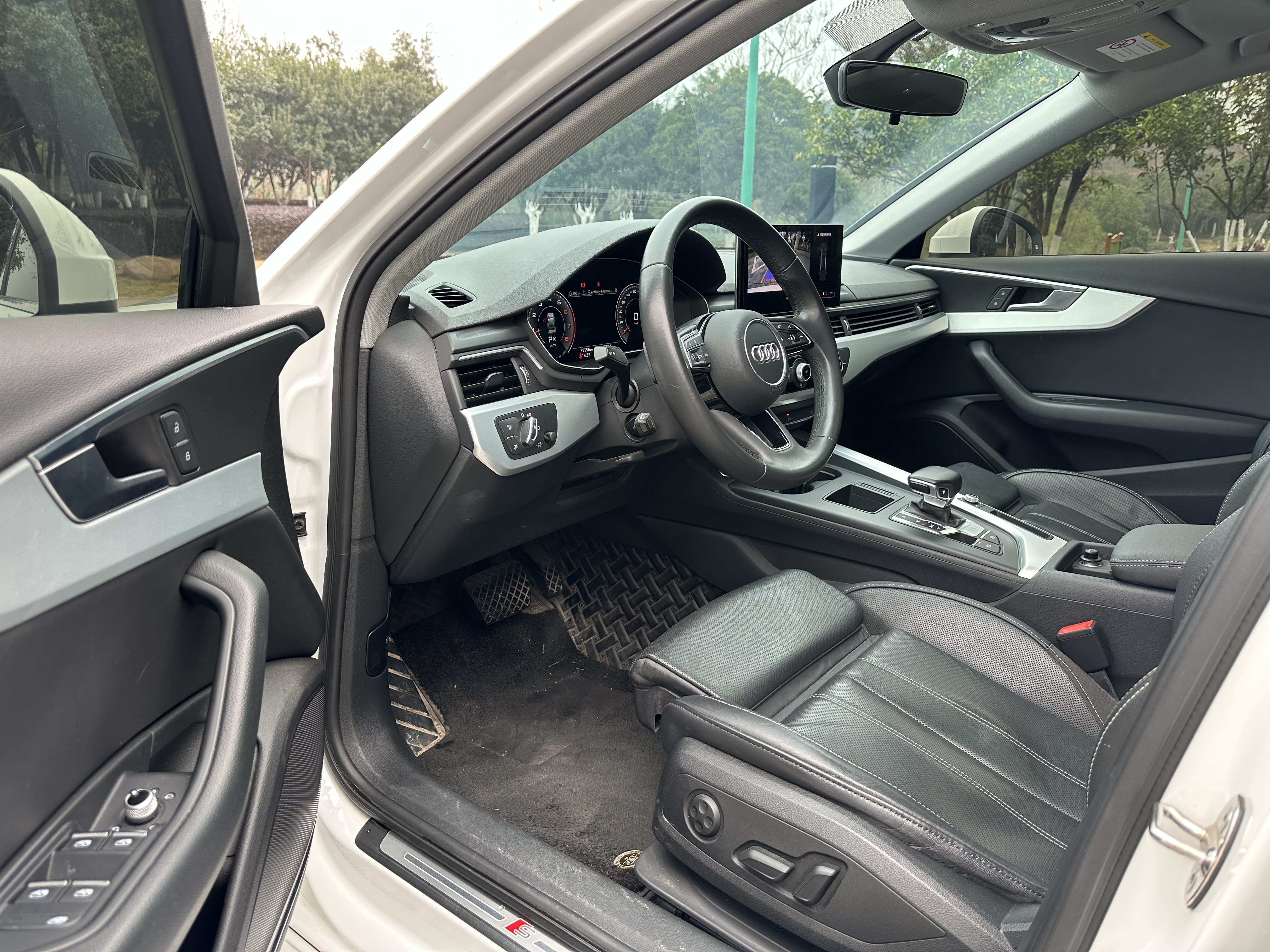 Audi A4L 2022 car image #4