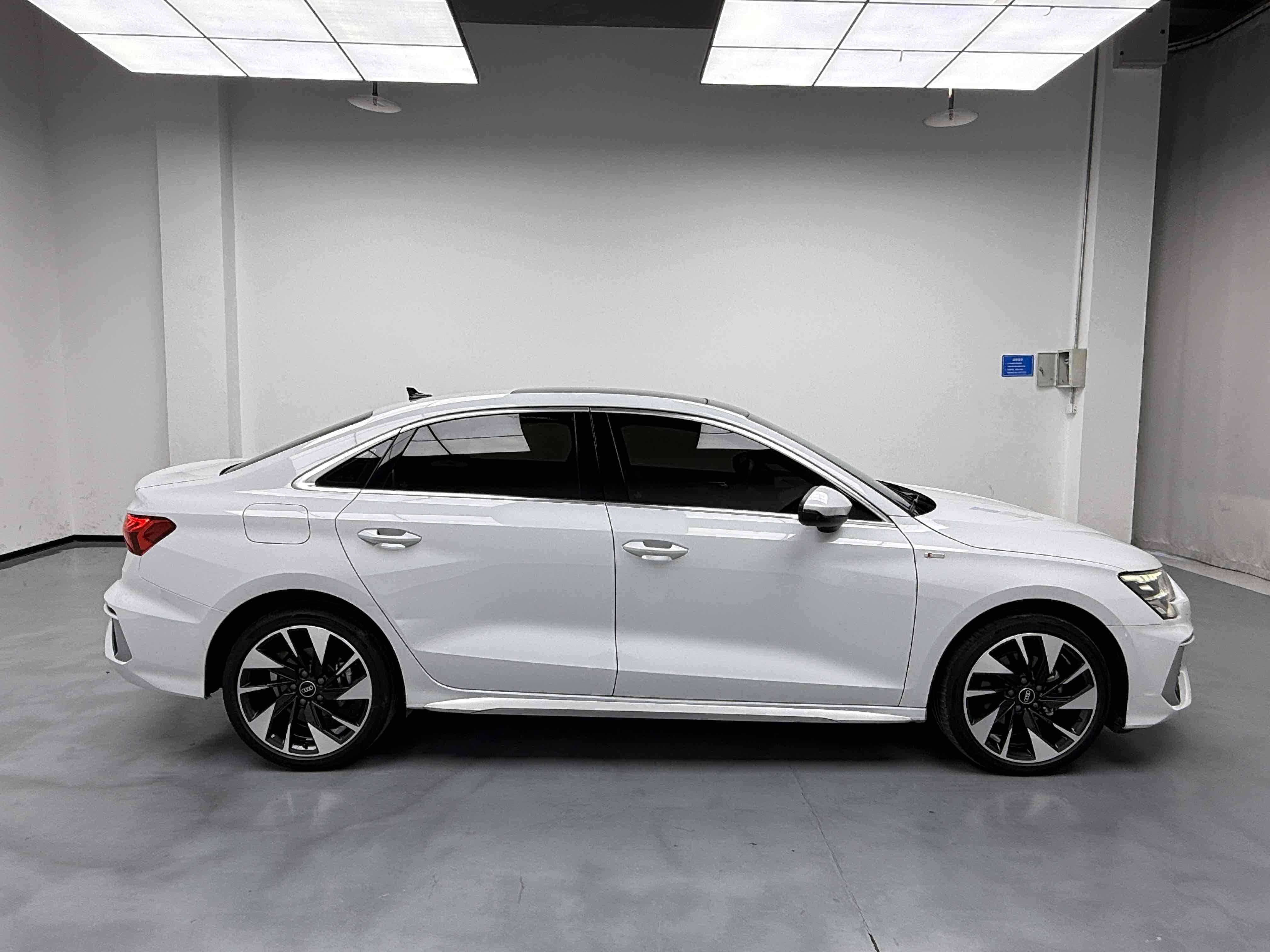 Audi A3 2023 car image #4