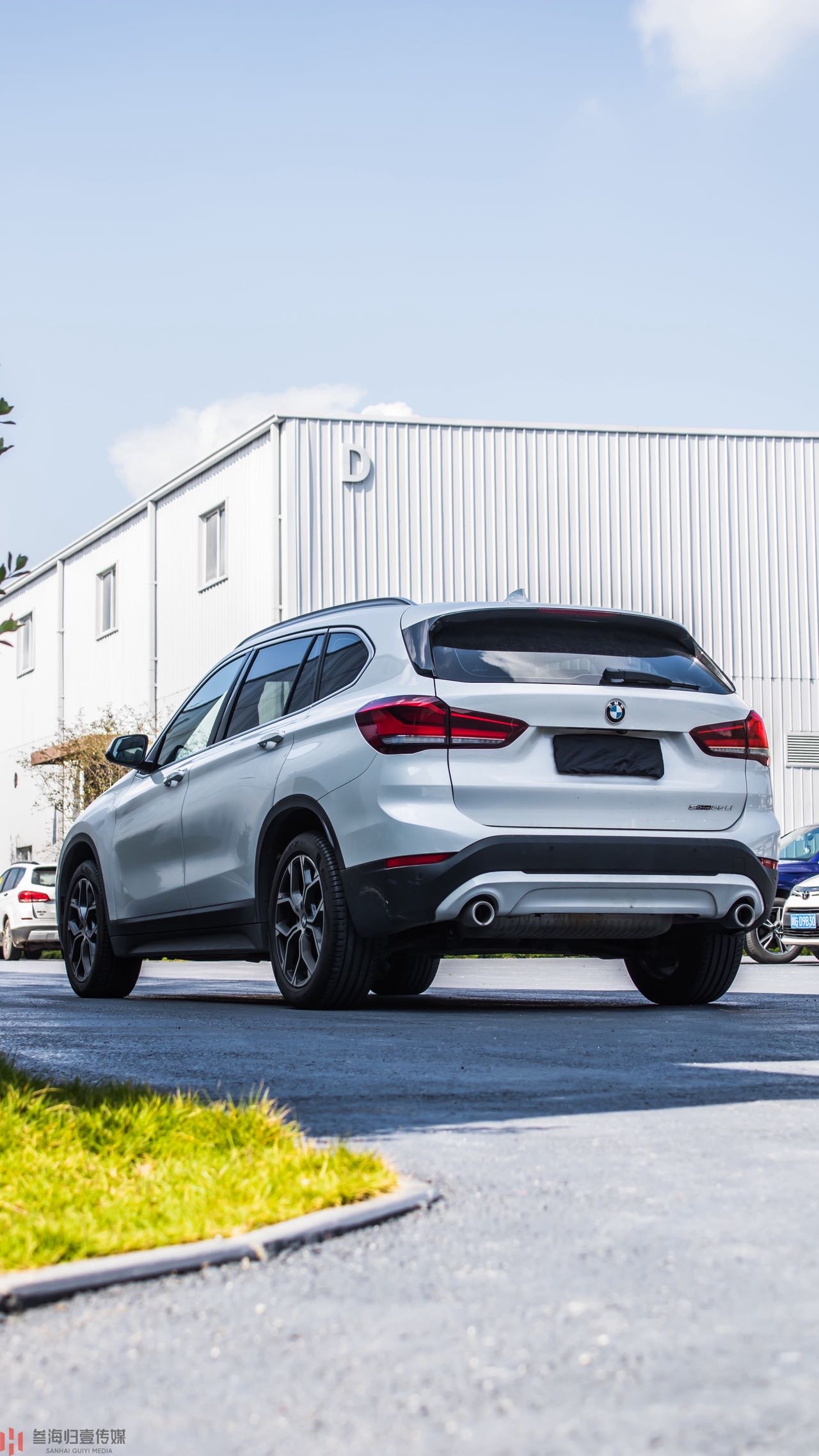 BMW X1 M35Li 2023 #4 BMW X1 M35Li 2023 car image #4