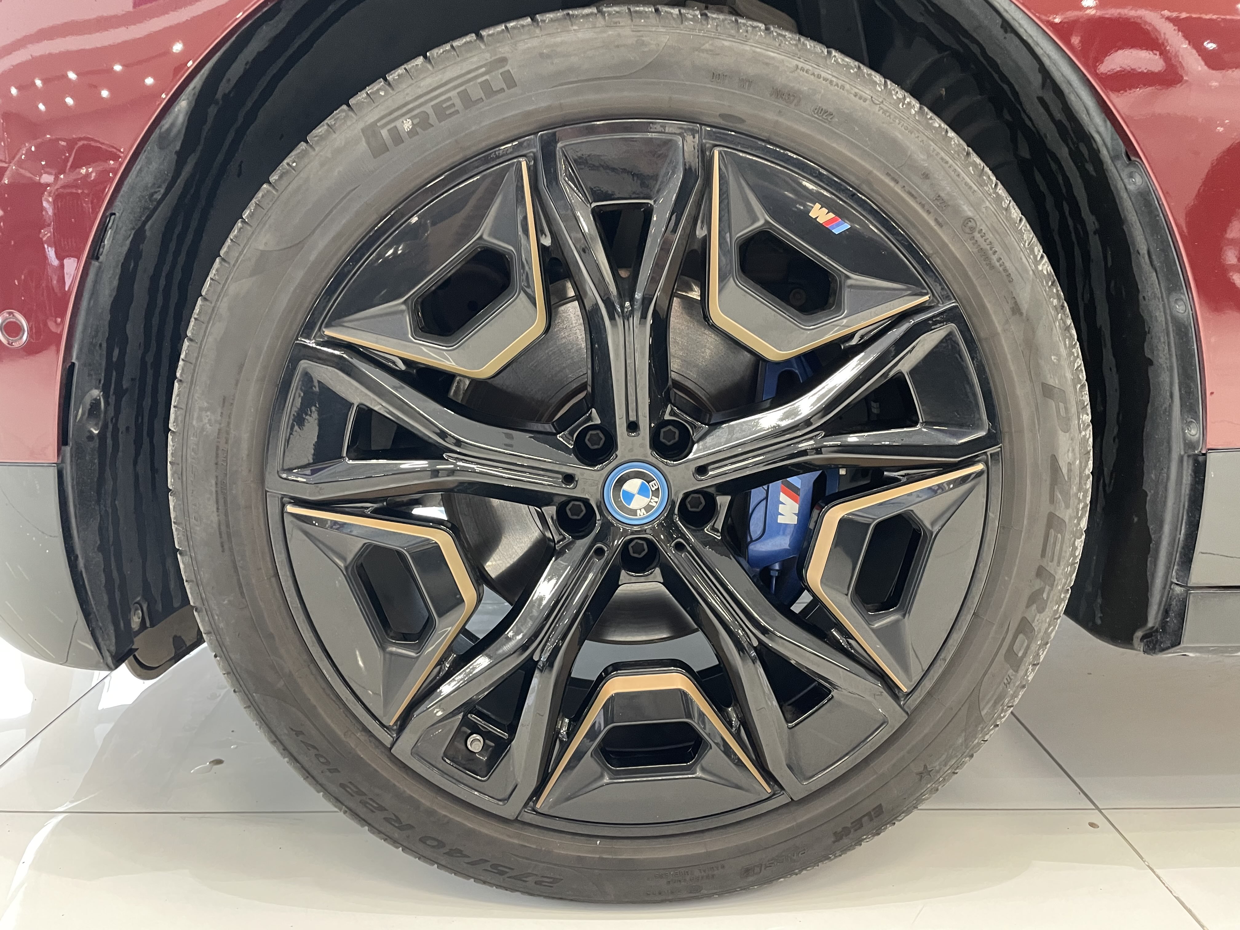 BMW iX M60 2023 car image #4