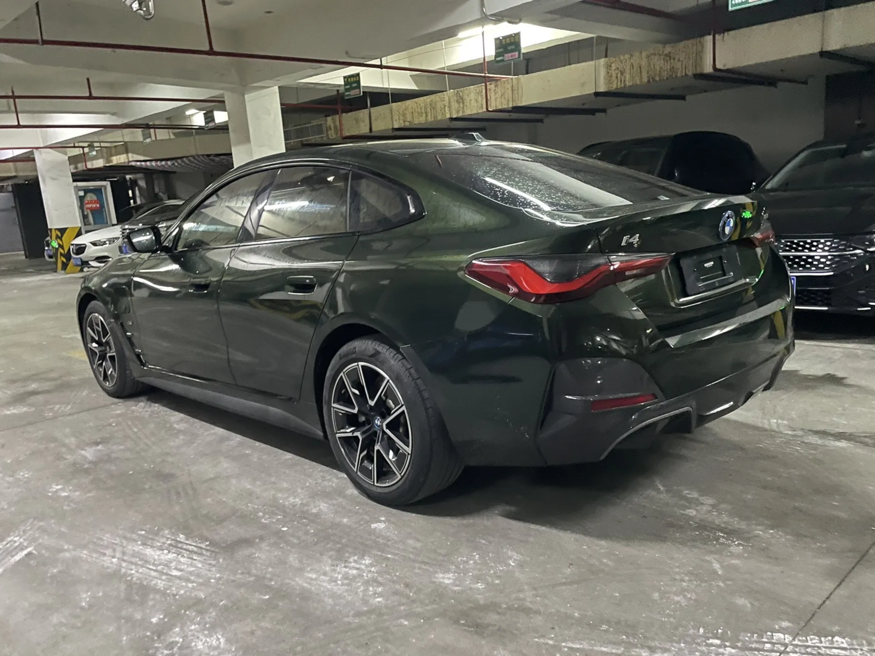 BMW i4 2024 car image #4