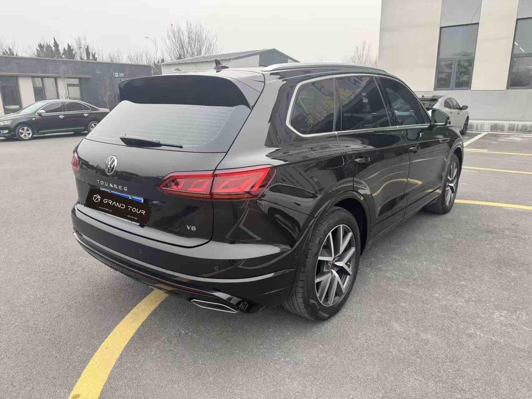 Volkswagen Touareg 2022 car image #4