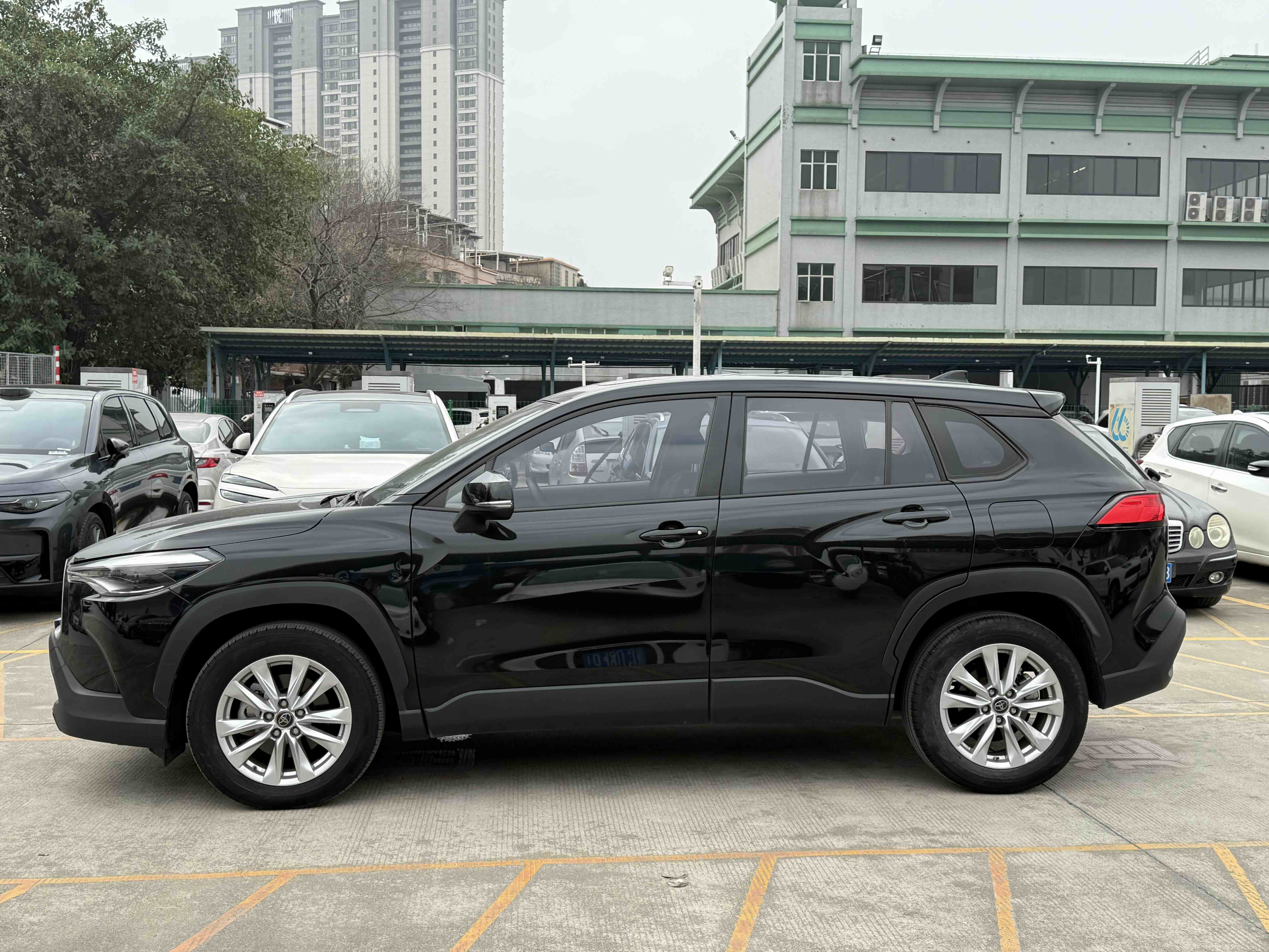 Toyota Corolla Cross 2023 immagine di auto #4