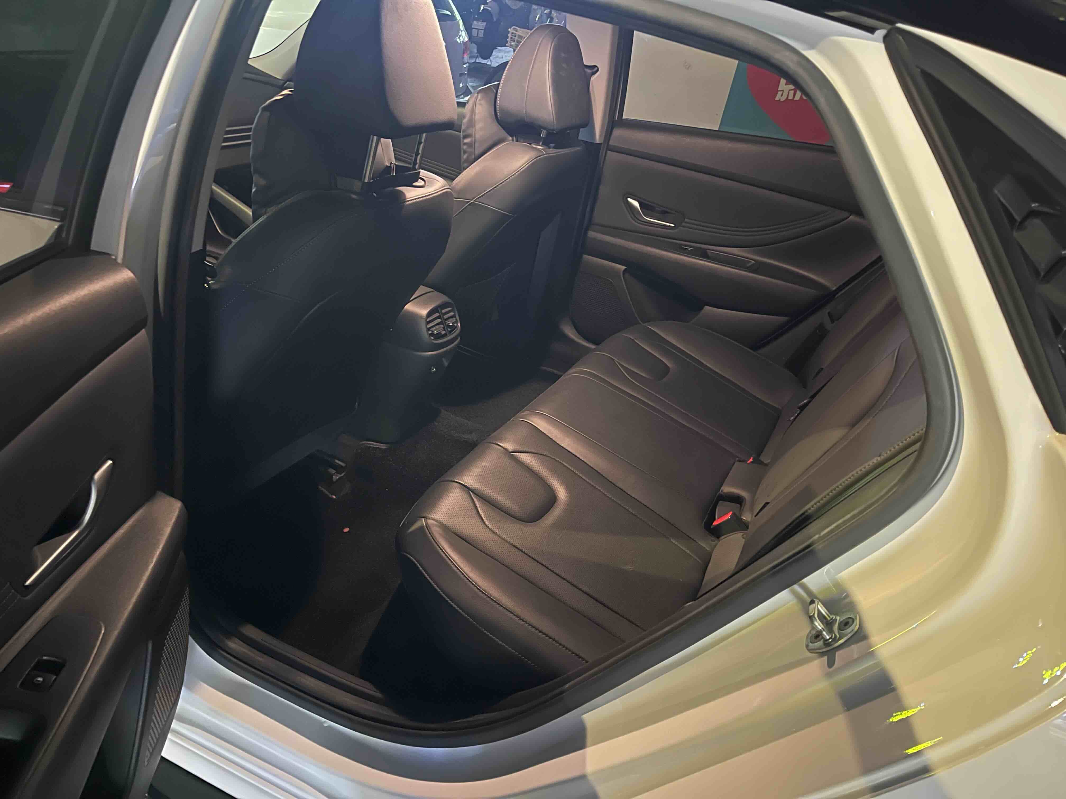 Hyundai Elantra 2022 car image #4