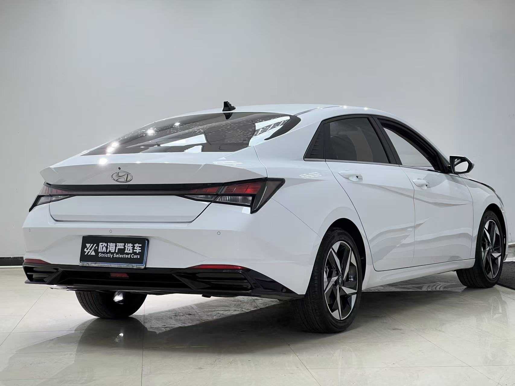 Hyundai Elantra 2022 car image #4