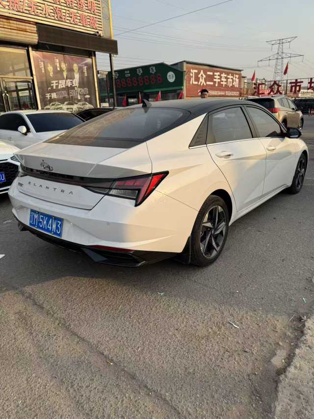 Hyundai Elantra 2023 immagine di auto #4