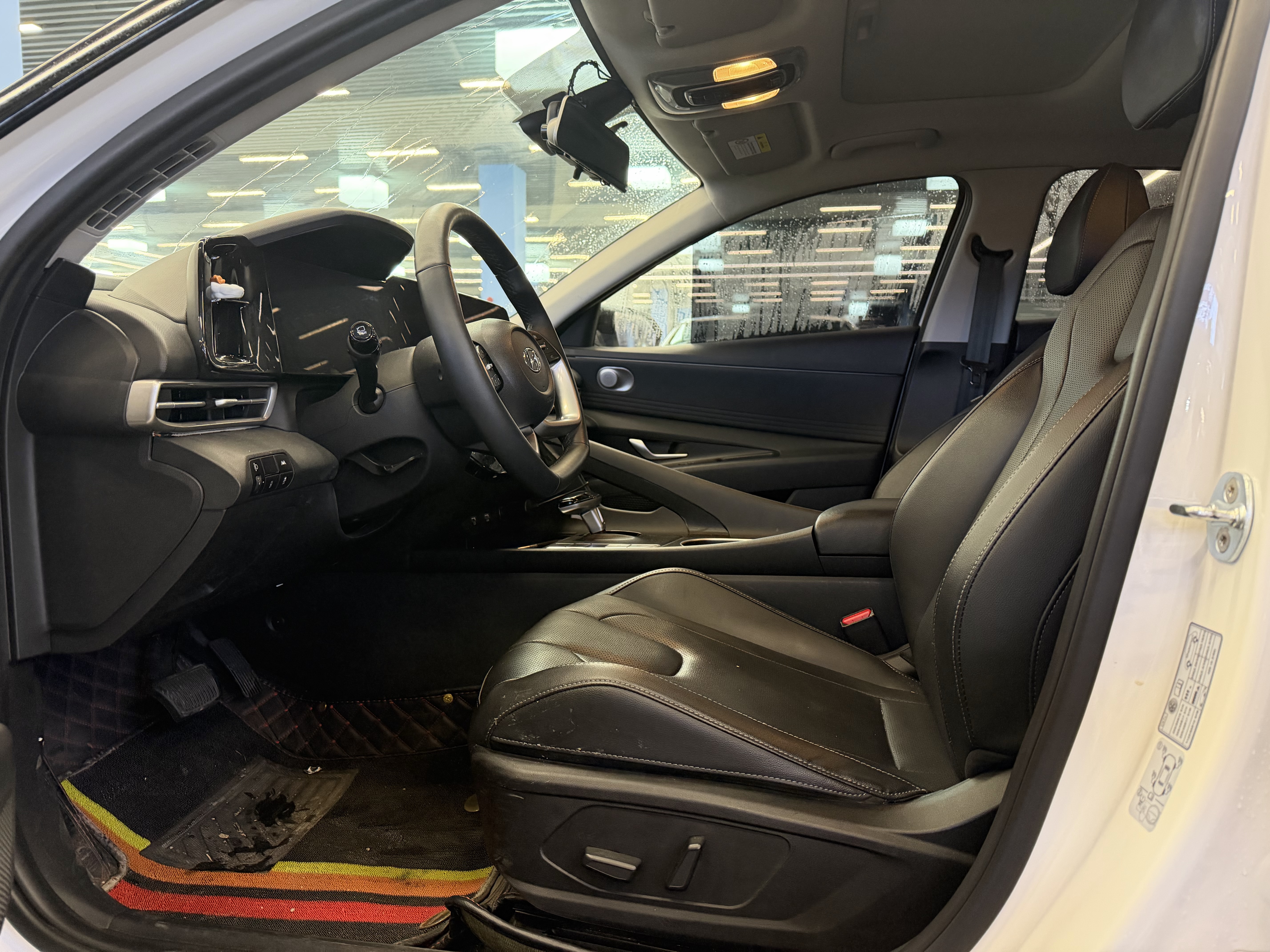 Hyundai Elantra 2023 car image #4