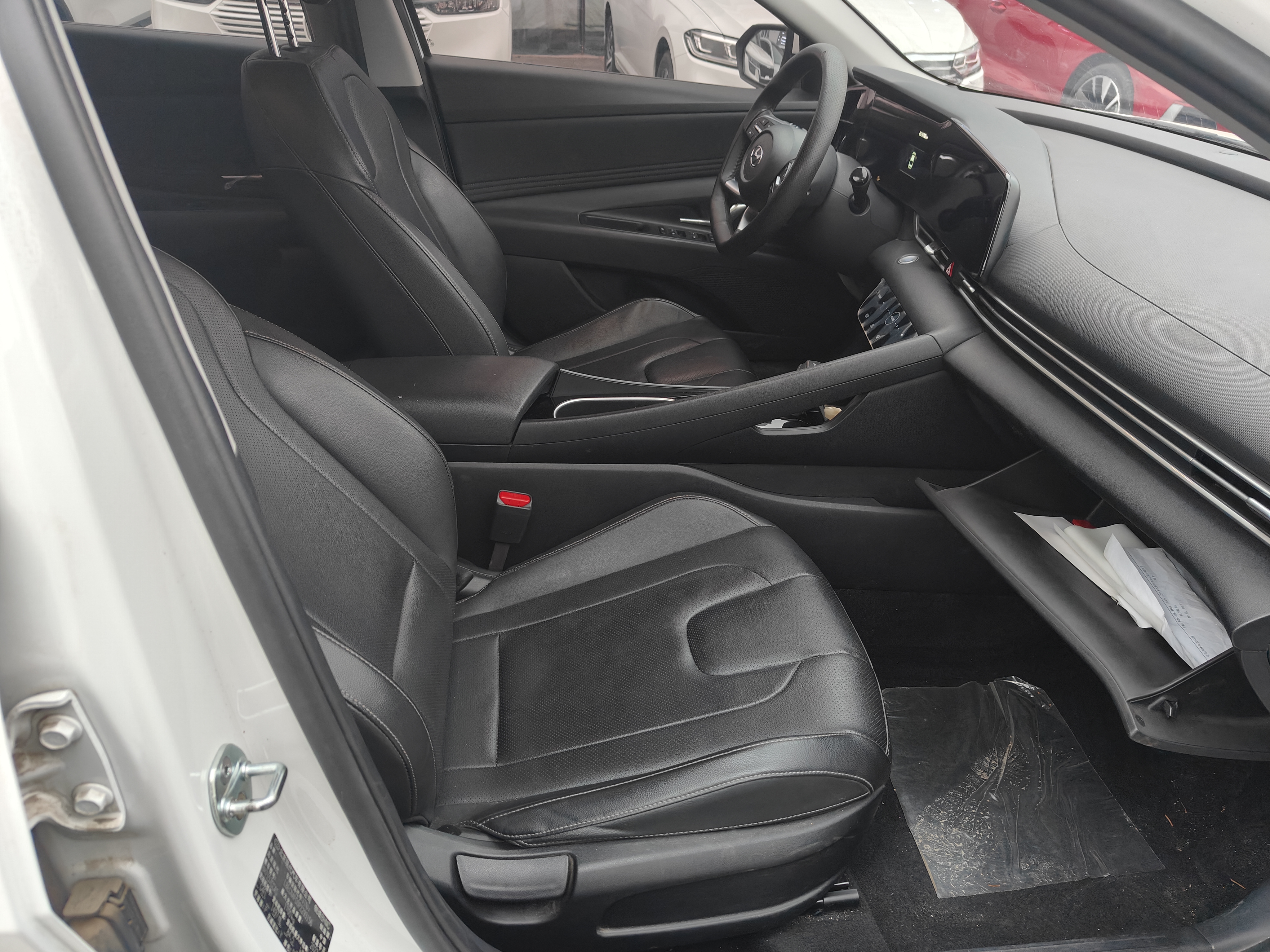 Hyundai Elantra 2023 immagine di auto #4