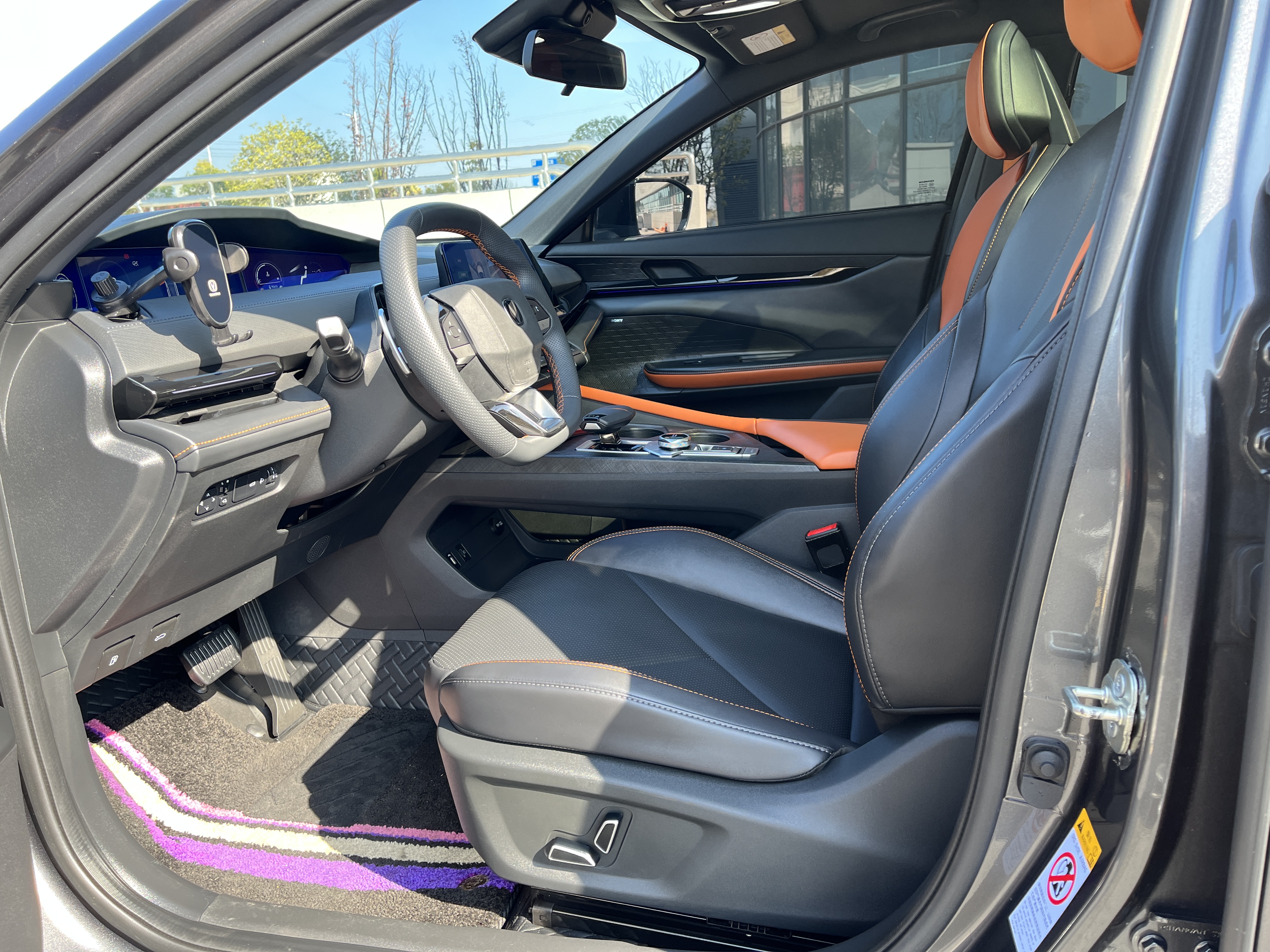 Changan UNI-V 2023 car image #4