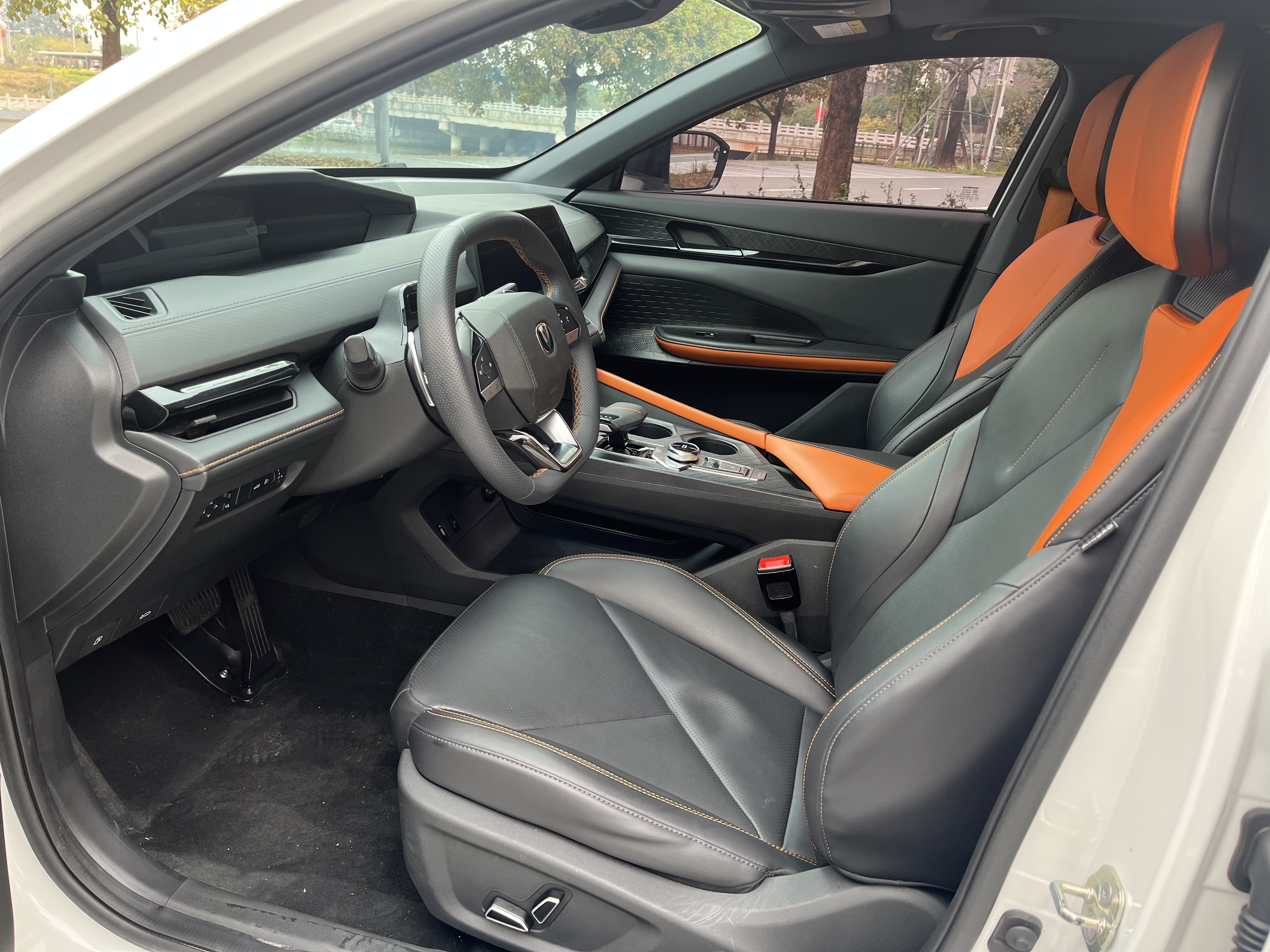 Changan UNI-V 2023 صورة سيارة #4