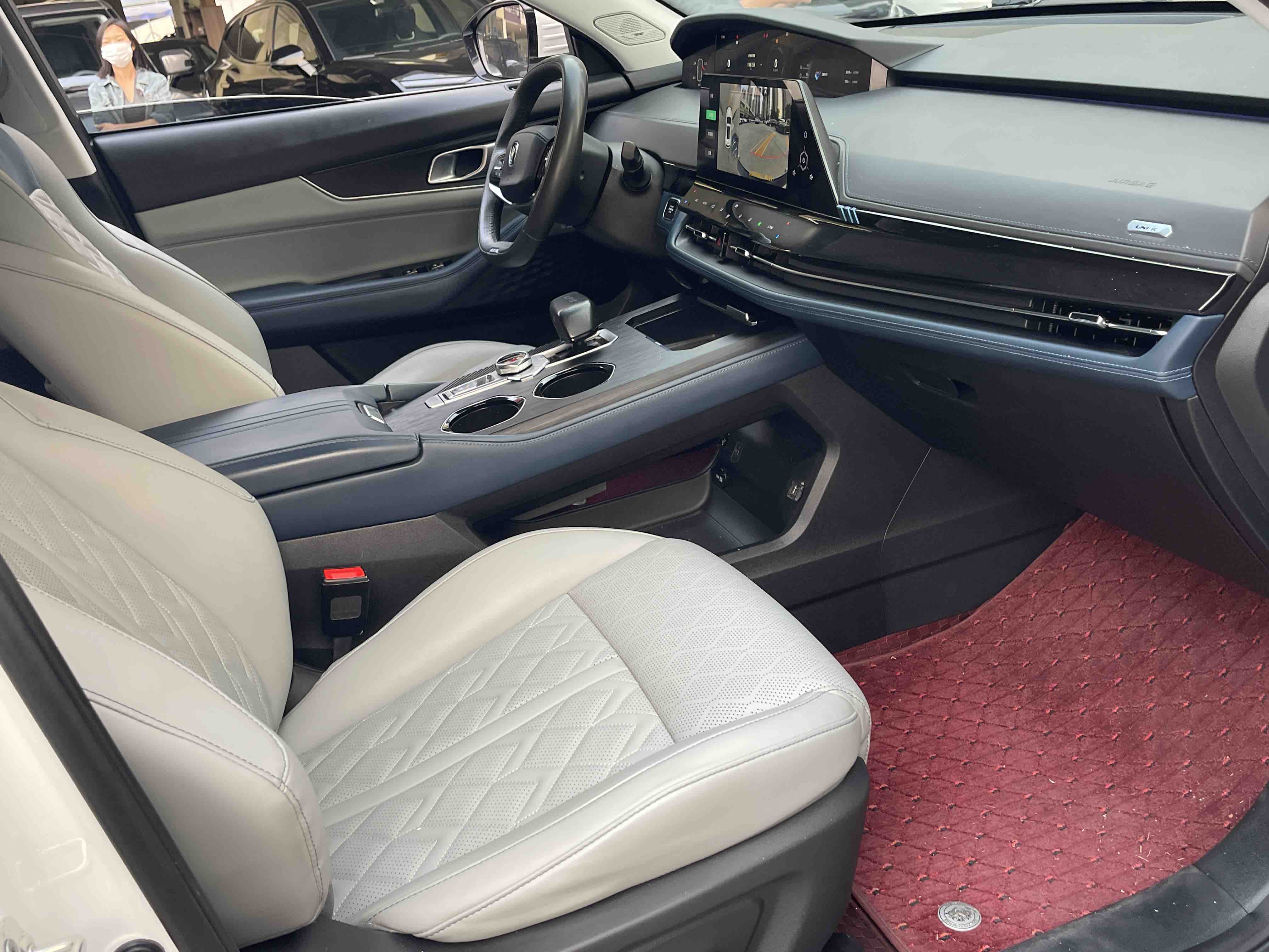 Changan UNI-K iDD 2022 car image #4