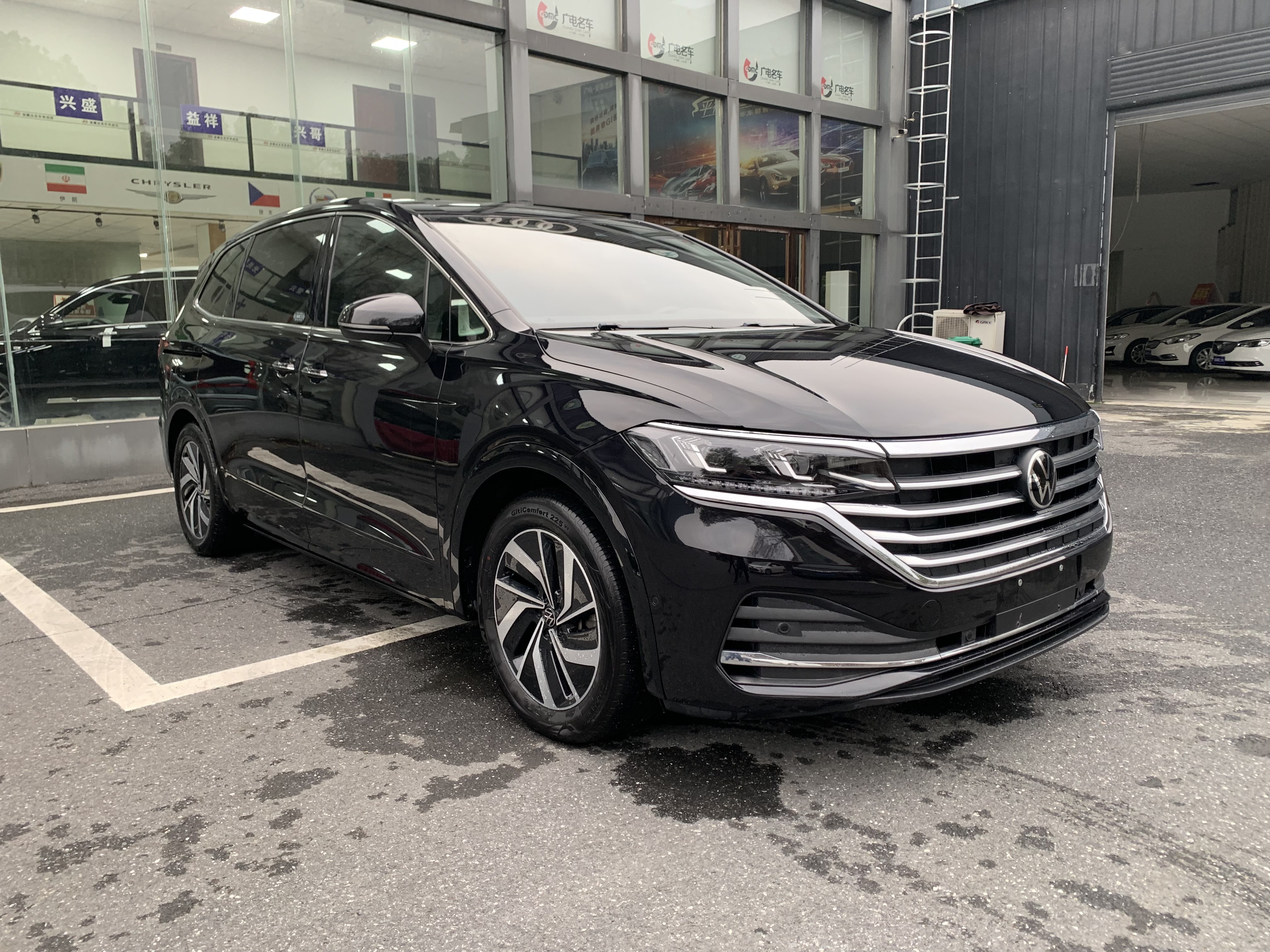 Volkswagen Viloran 2022 immagine di auto #4