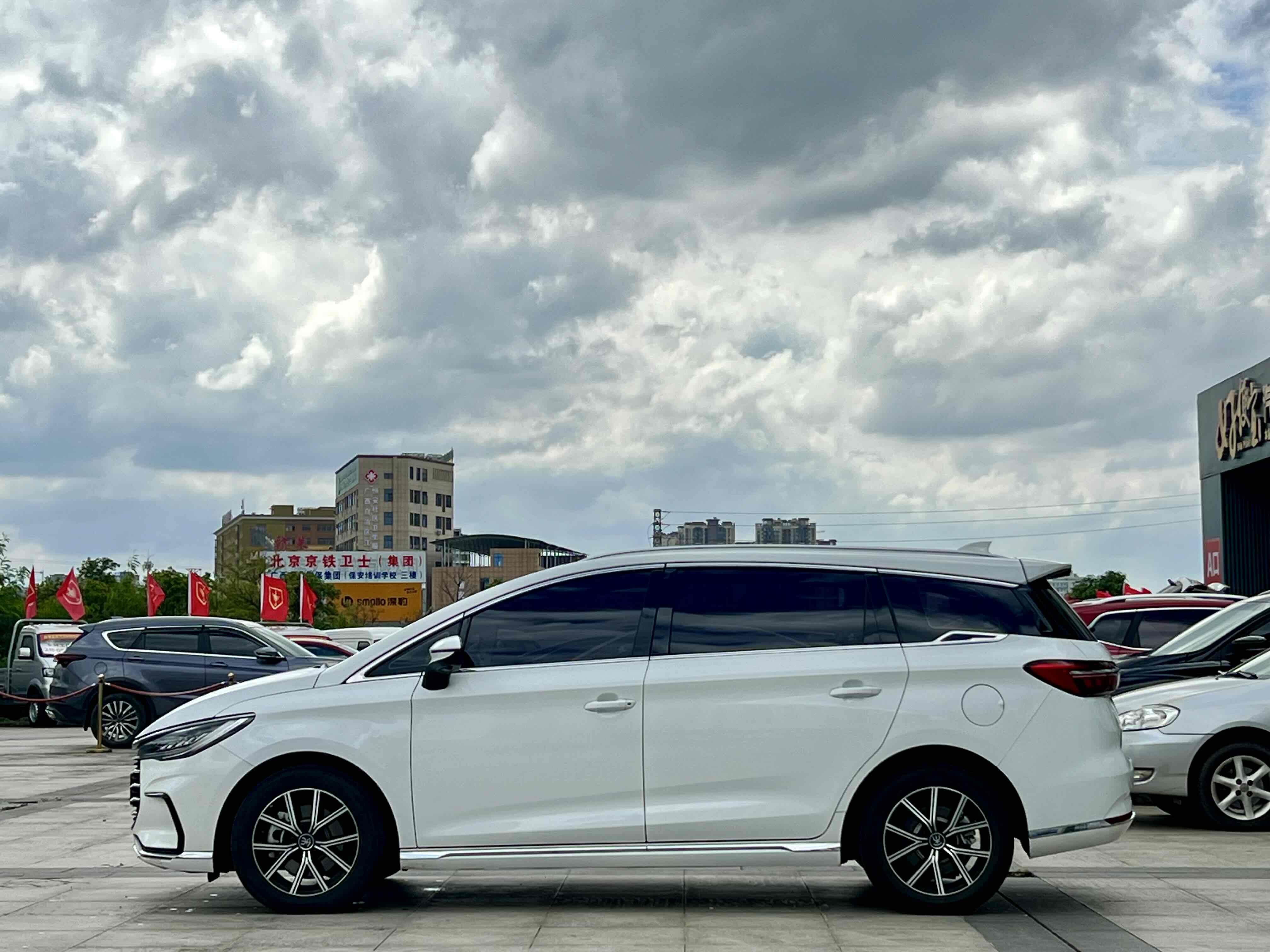 BYD Song MAX New Energy 2023 #4 BYD Song MAX New Energy 2023 car image #4