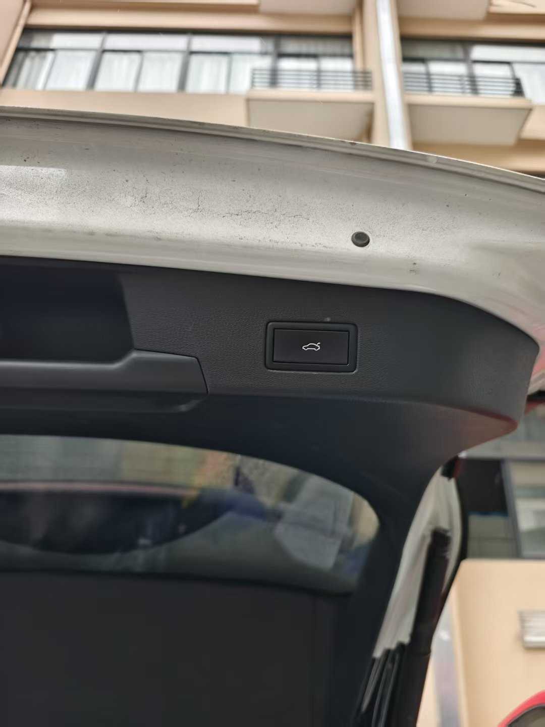 Volkswagen ID.4 X 2022 immagine di auto #4