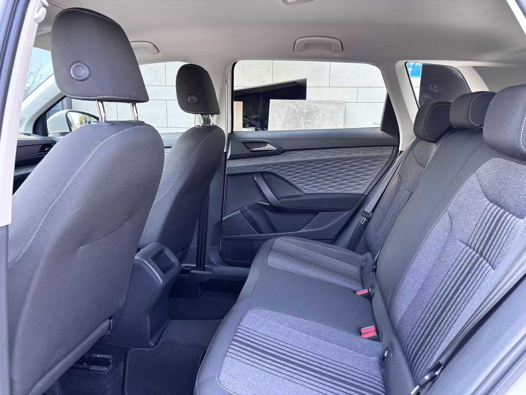 Volkswagen Tharu 2021 car image #4