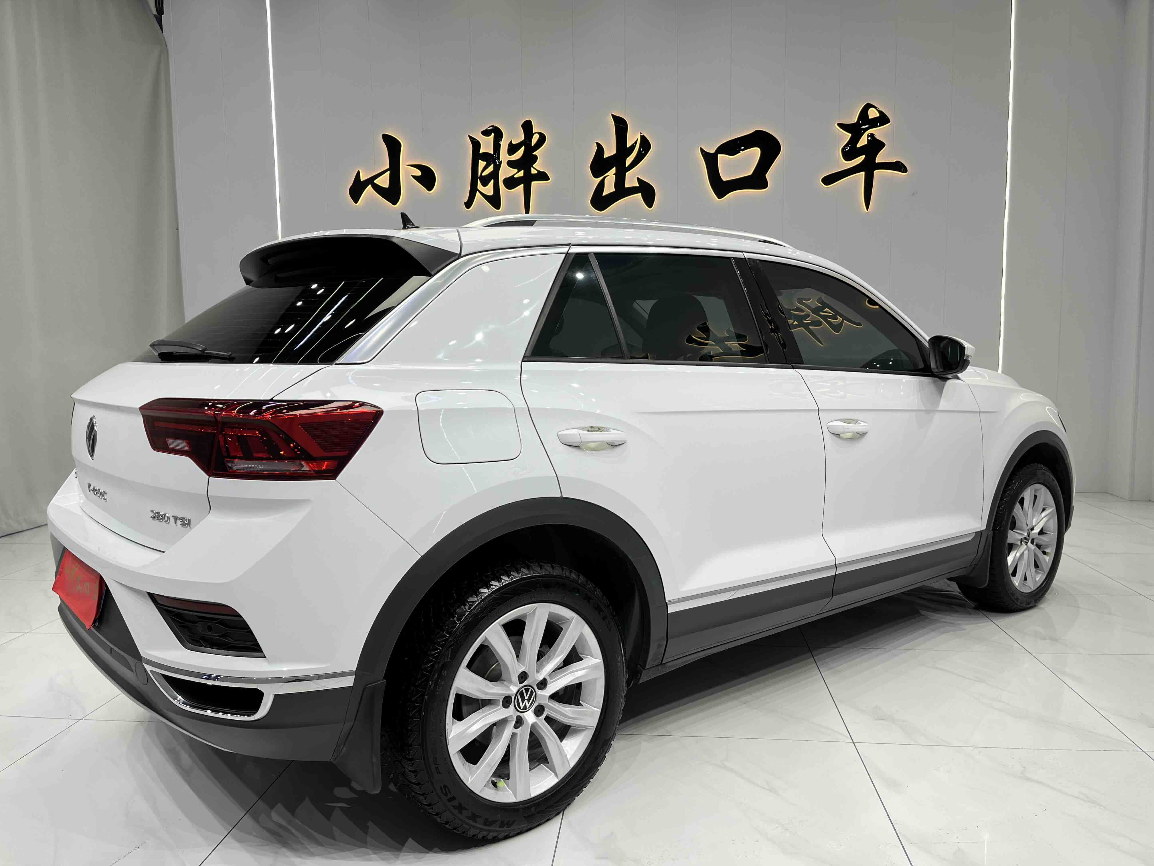Volkswagen T-Roc 2022 car image #4