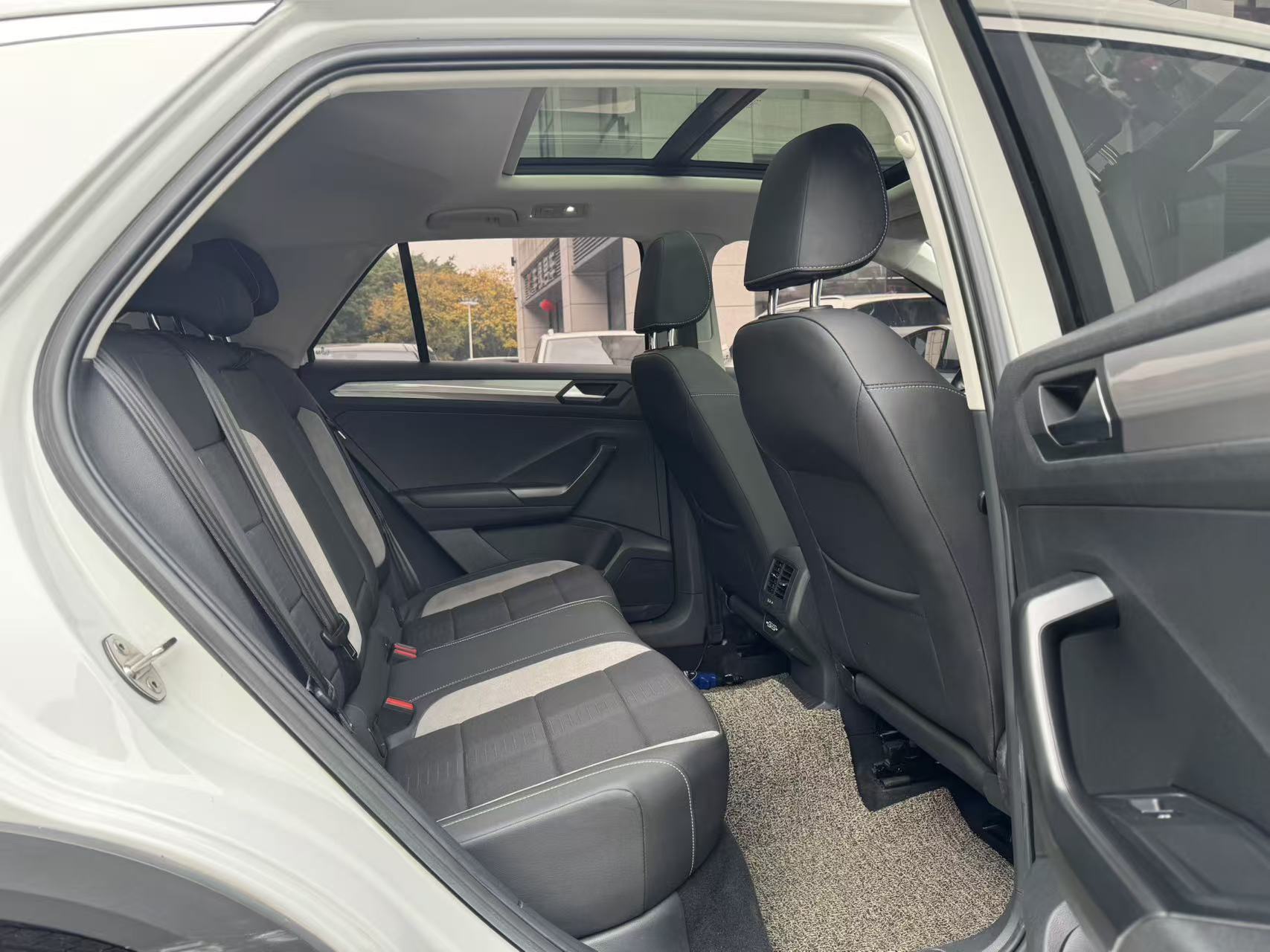 T-Roc 2022 #4 T-Roc 2022 car image #4