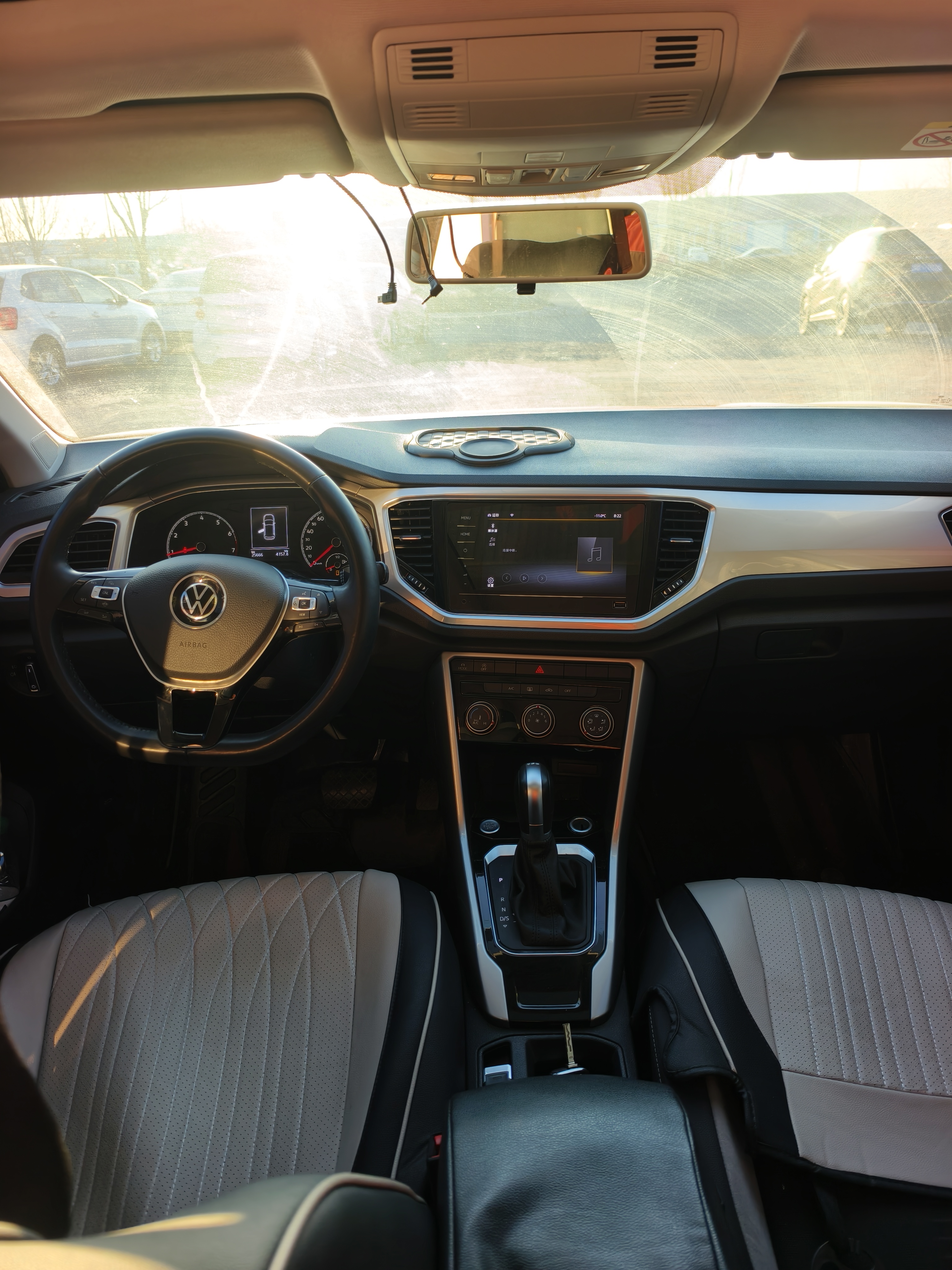 Volkswagen T-Roc 2023 #4 Volkswagen T-Roc 2023 car image #4