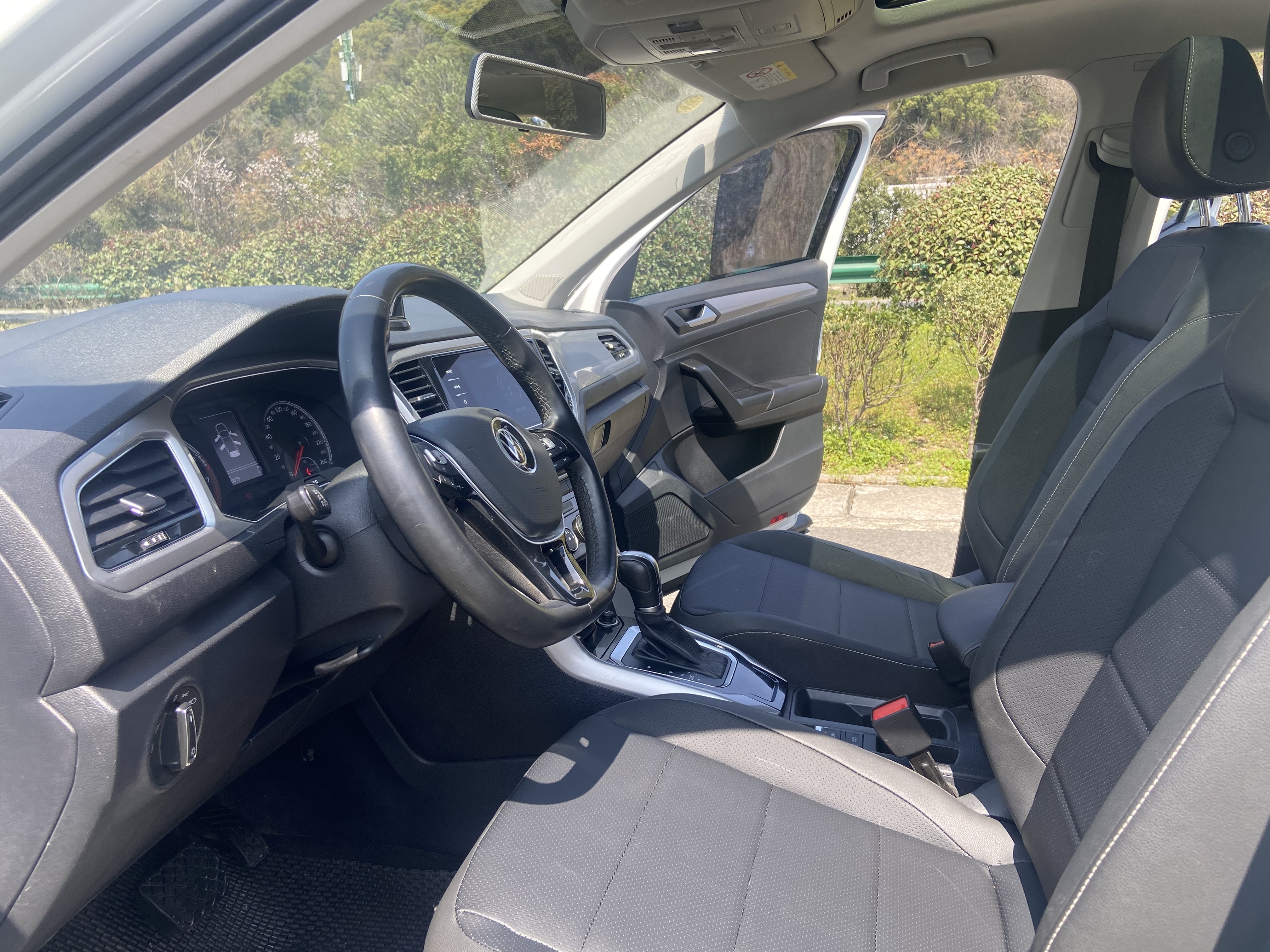 T-Roc 2023 car image #4