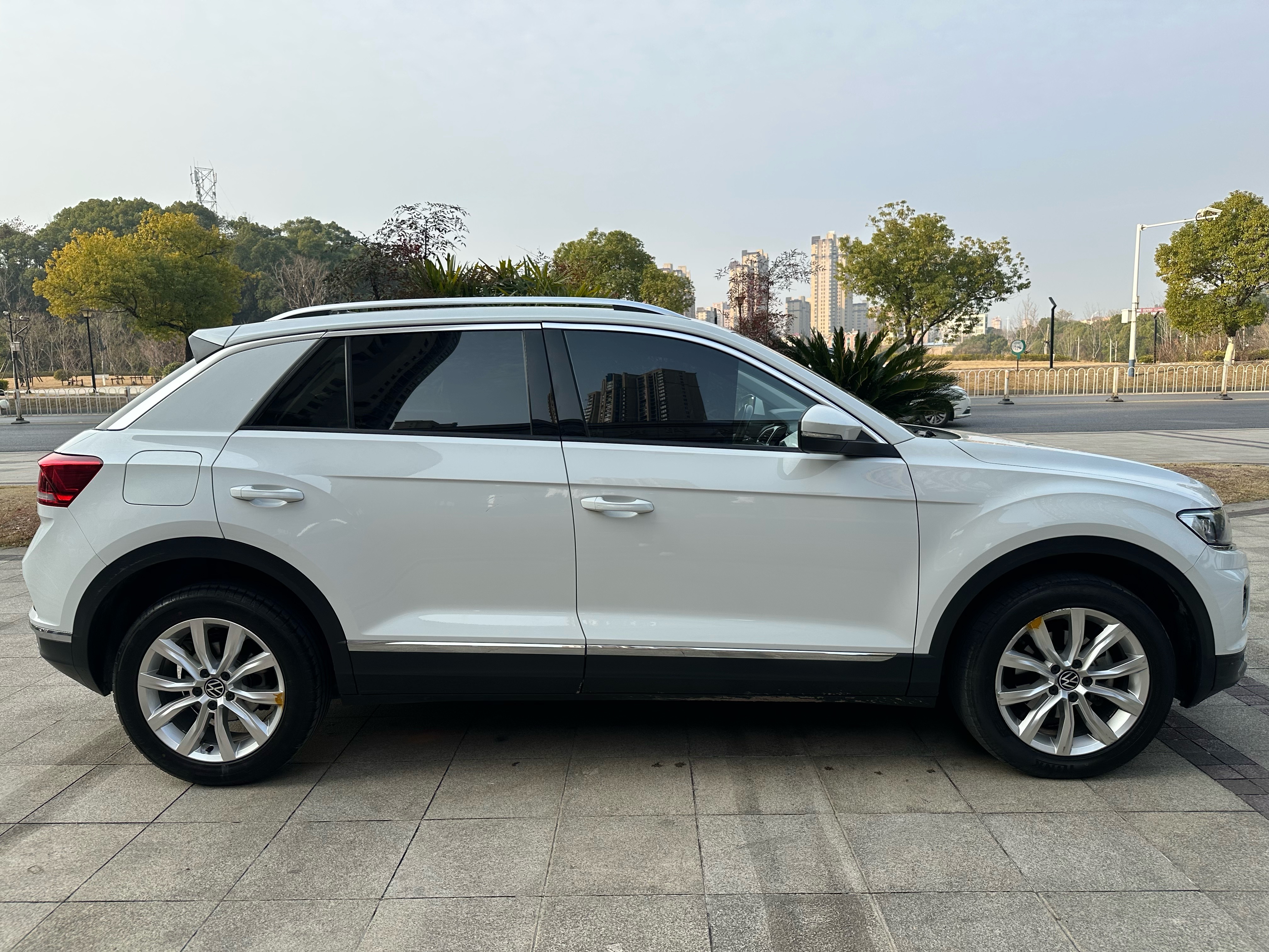 T-Roc 2023 #4 T-Roc 2023 car image #4