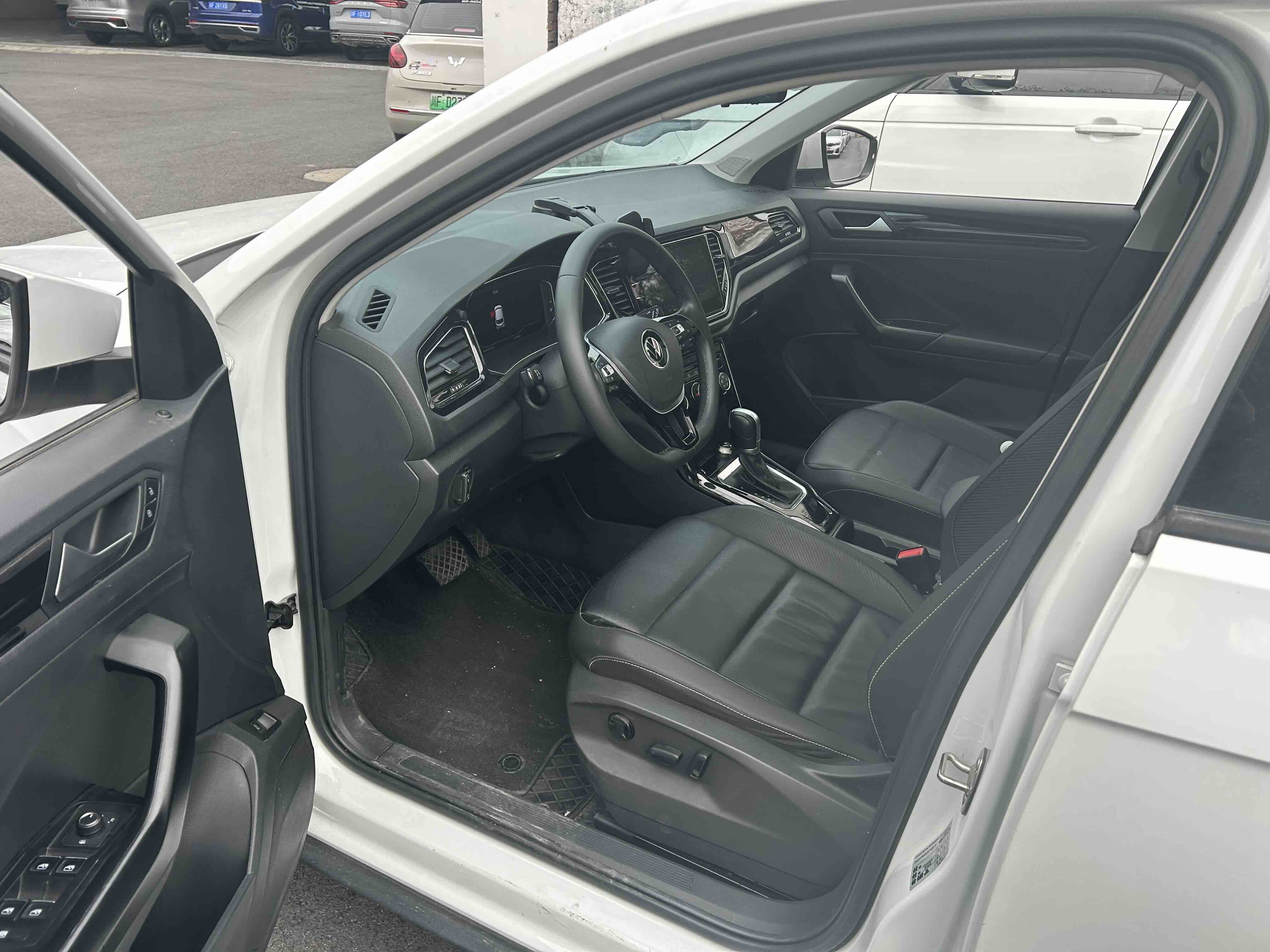 T-Roc 2022 car image #4