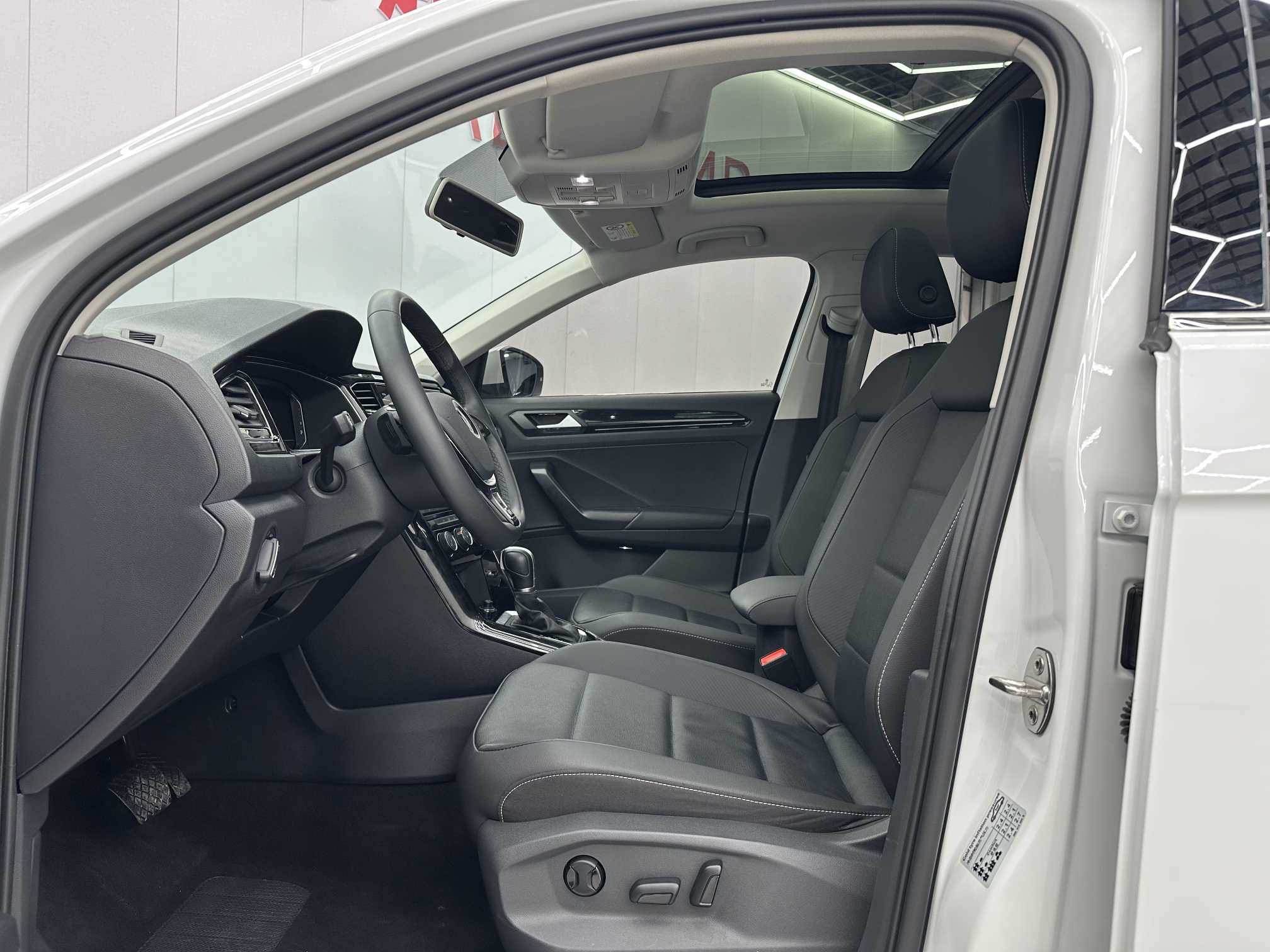 T-Roc 2022 car image #4