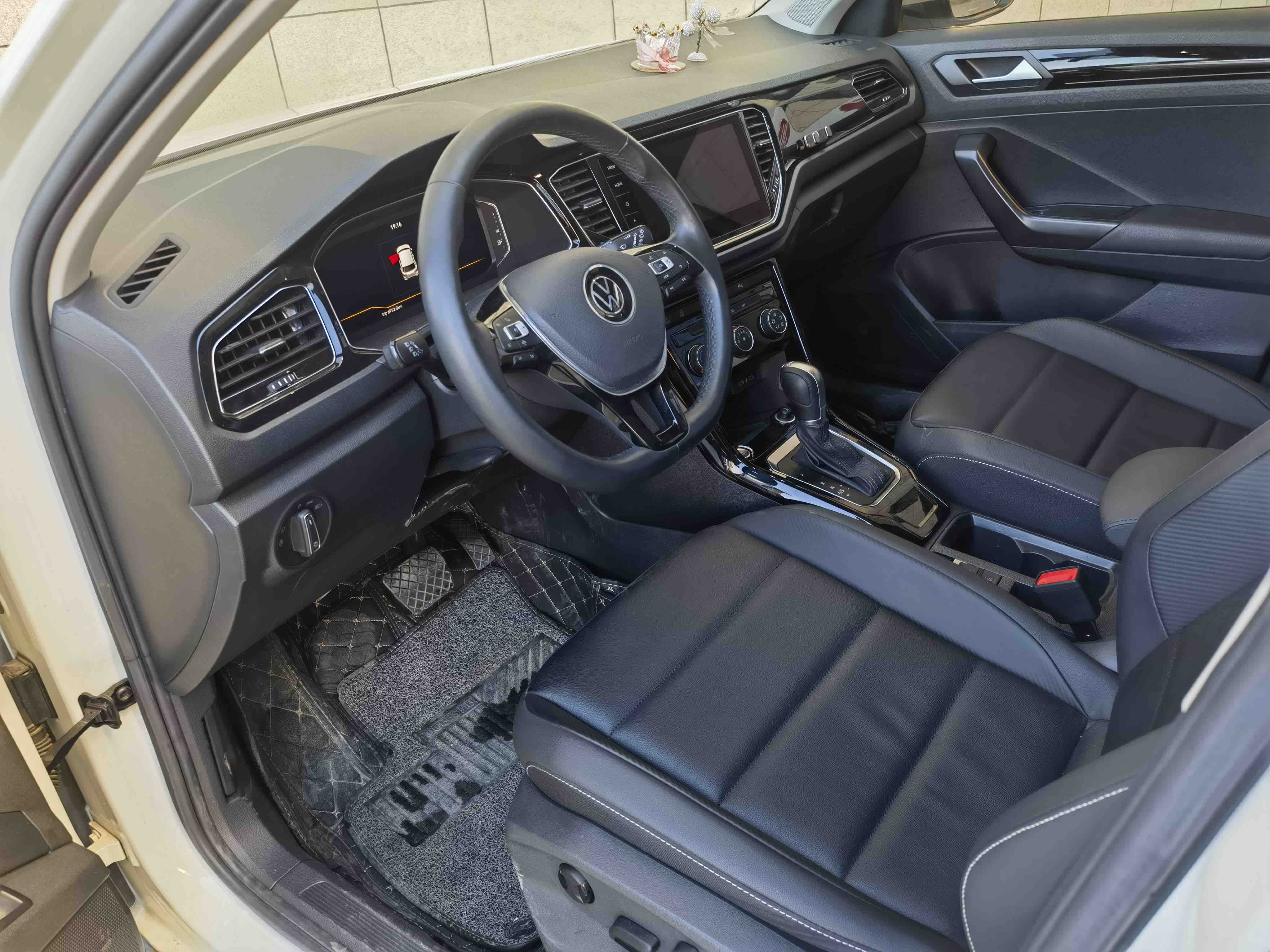 T-Roc 2023 #4 T-Roc 2023 car image #4