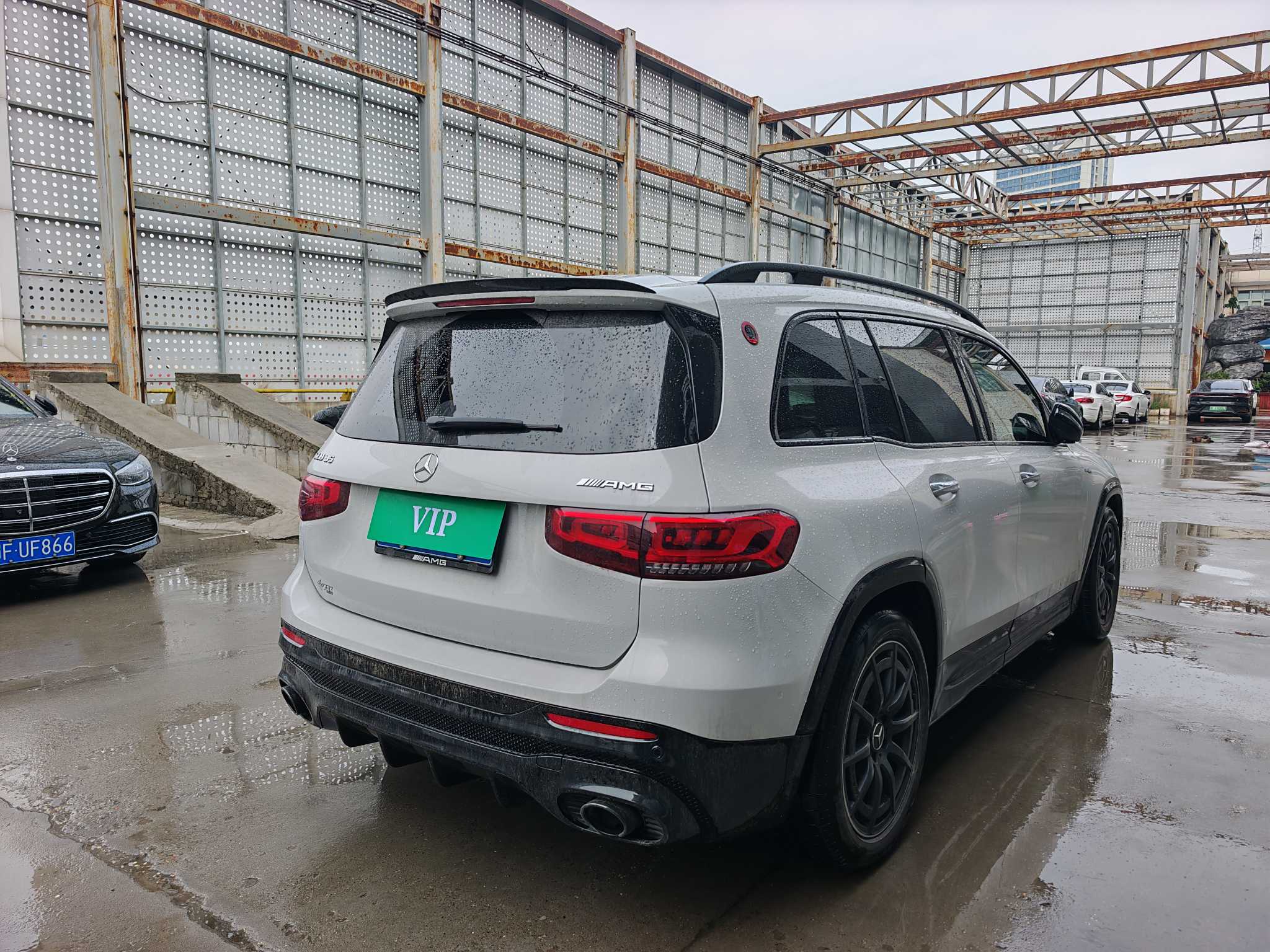 Mercedes-Benz GLB AMG 2023 immagine di auto #4