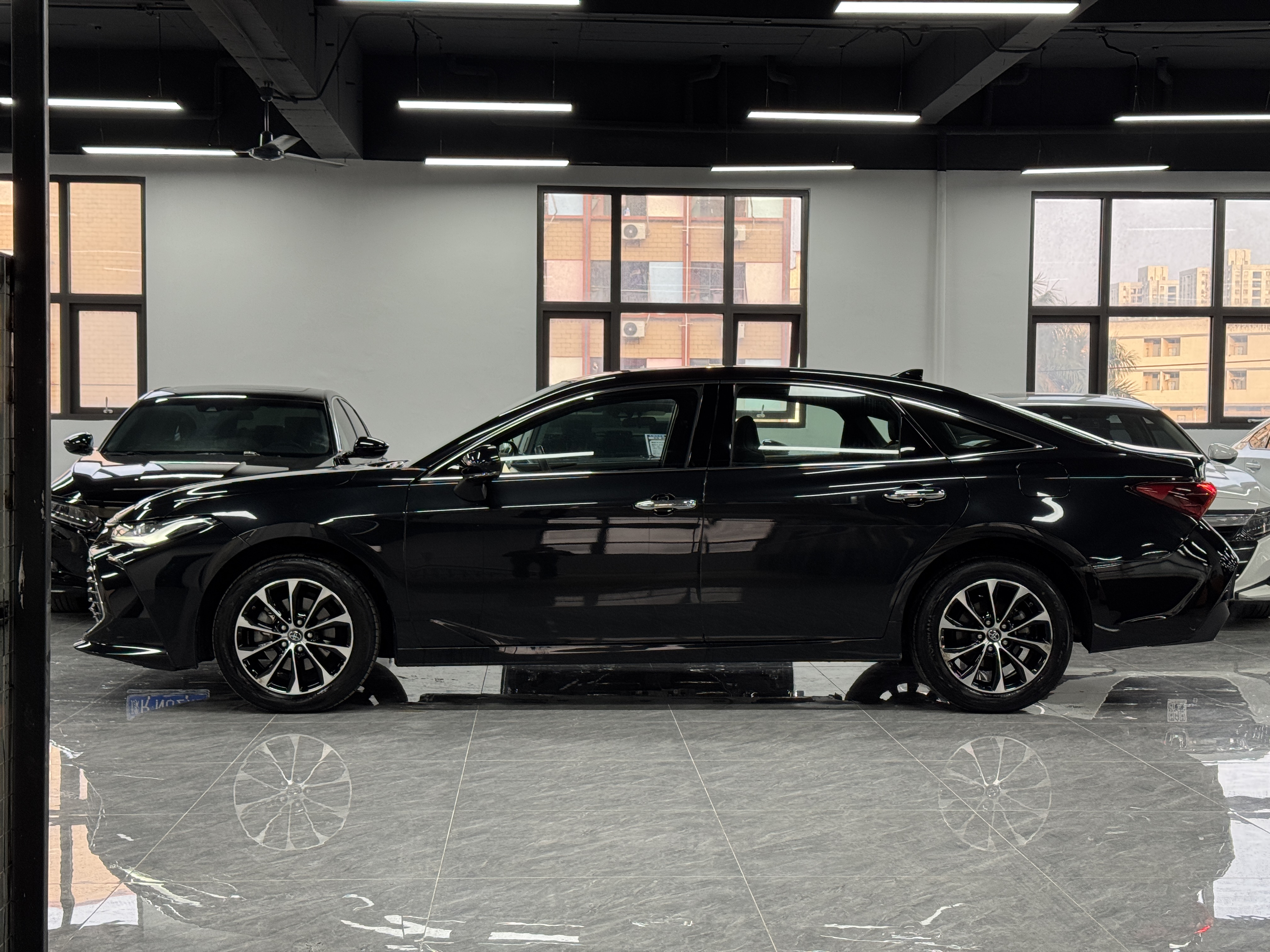 Toyota Avalon 2022 car image #4