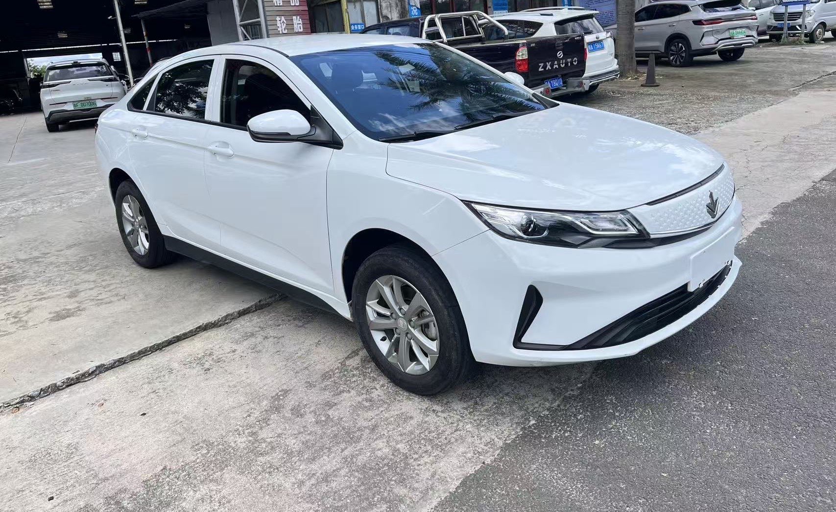 Livan Maple 60S 2022 imagen de coche #4