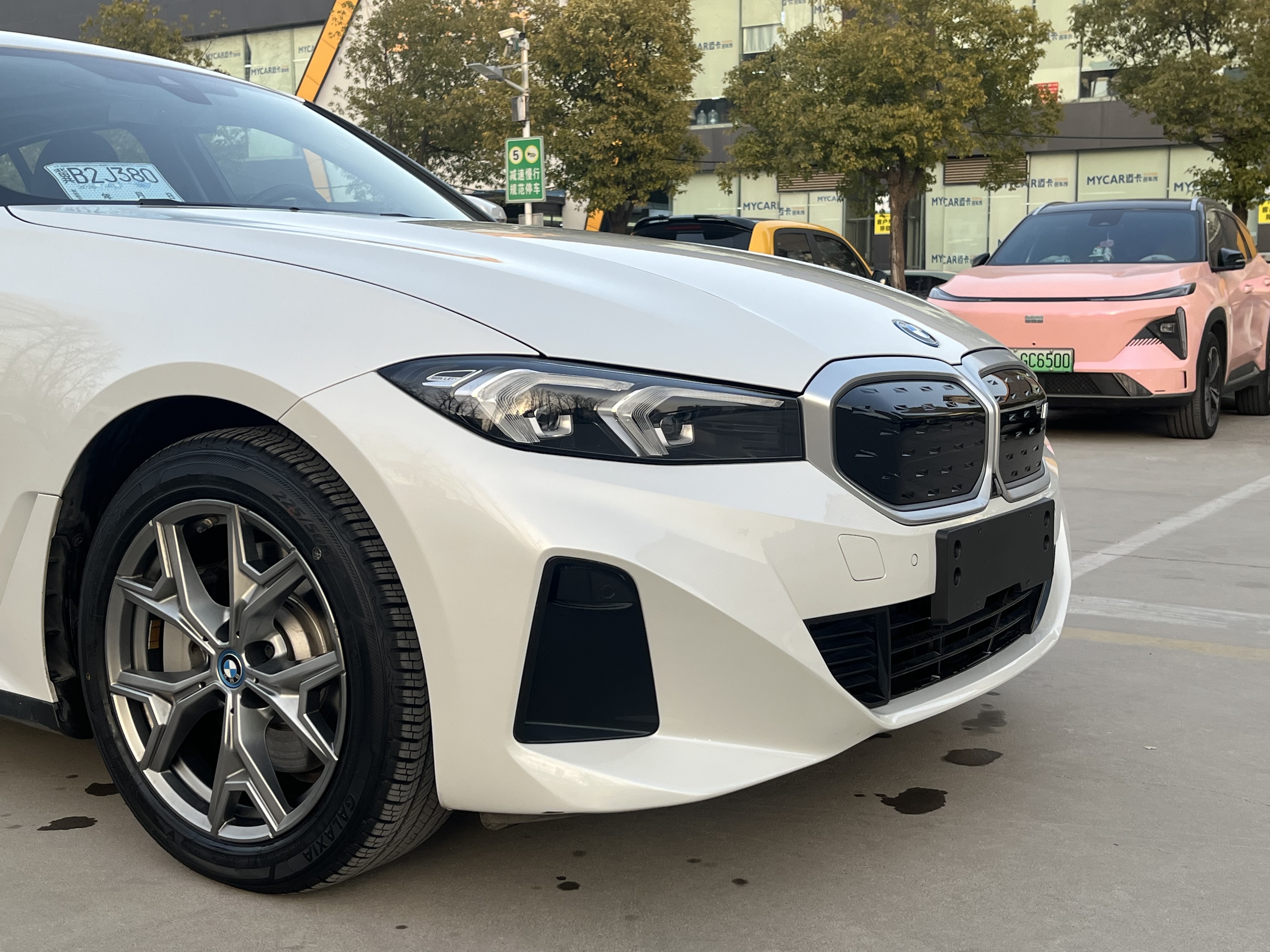 BMW i3 2022 #4 BMW i3 2022 car image #4