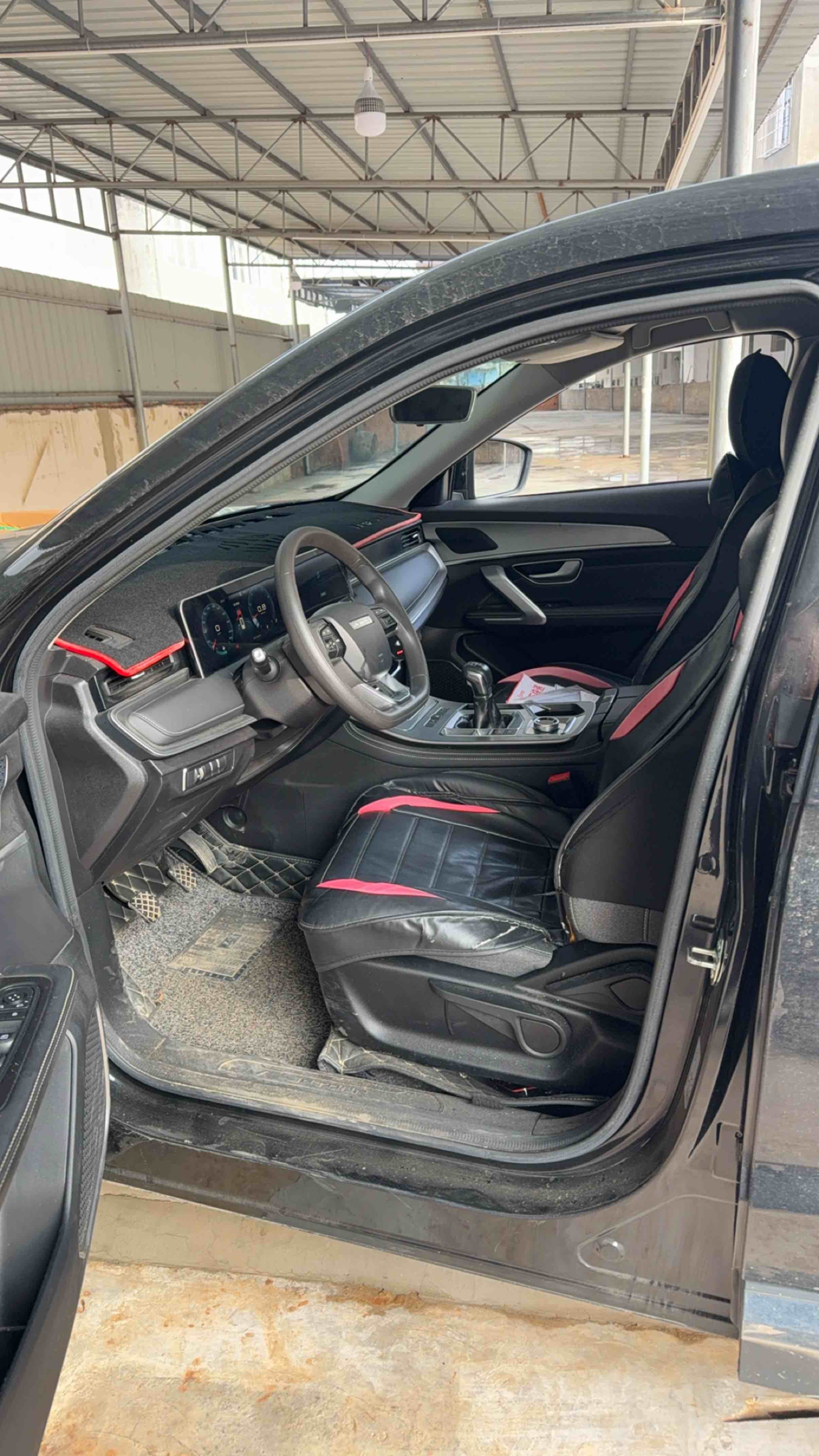 X70 2022 car image #4