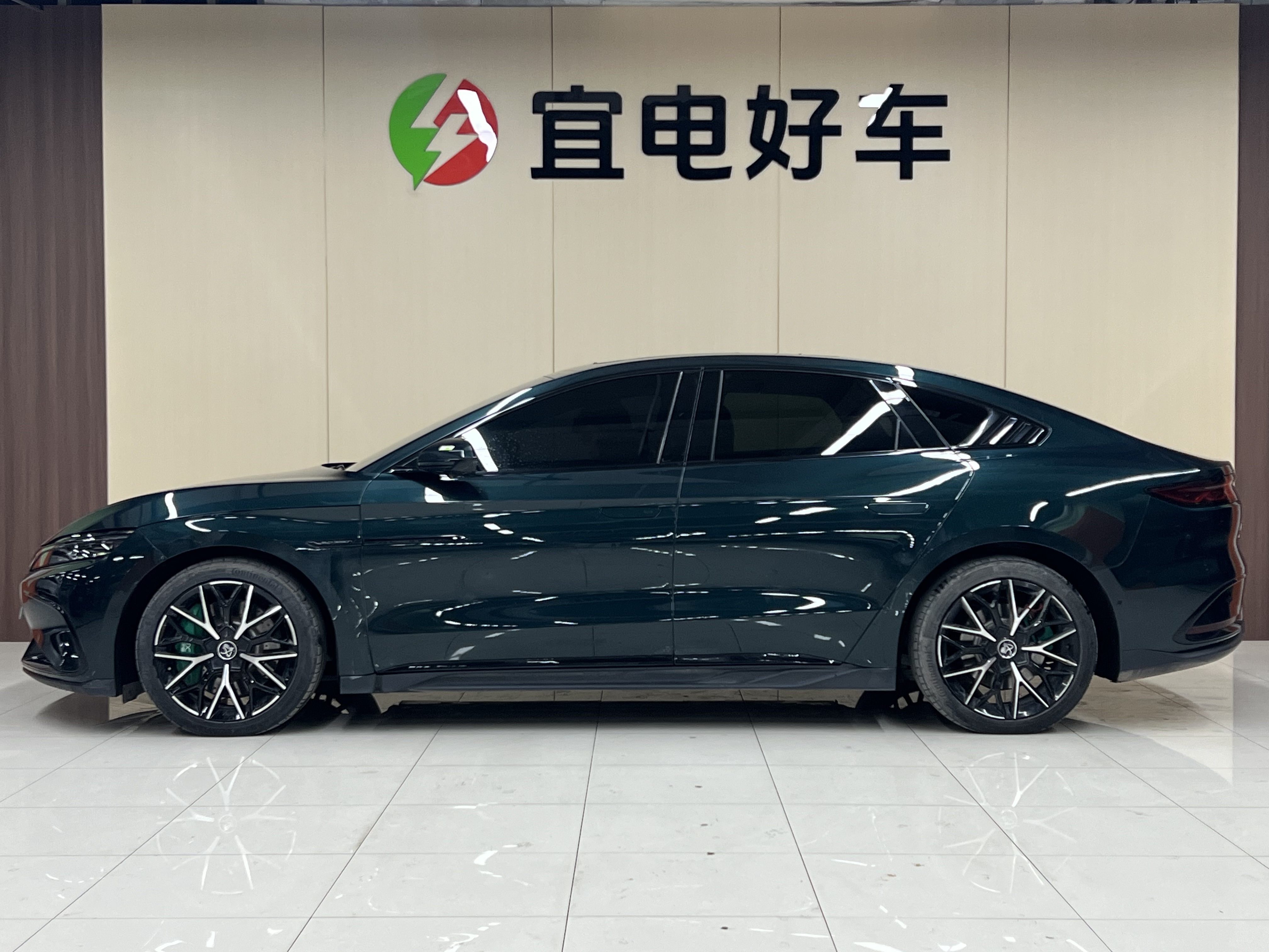 BYD Han 2023 #4 BYD Han 2023 car image #4