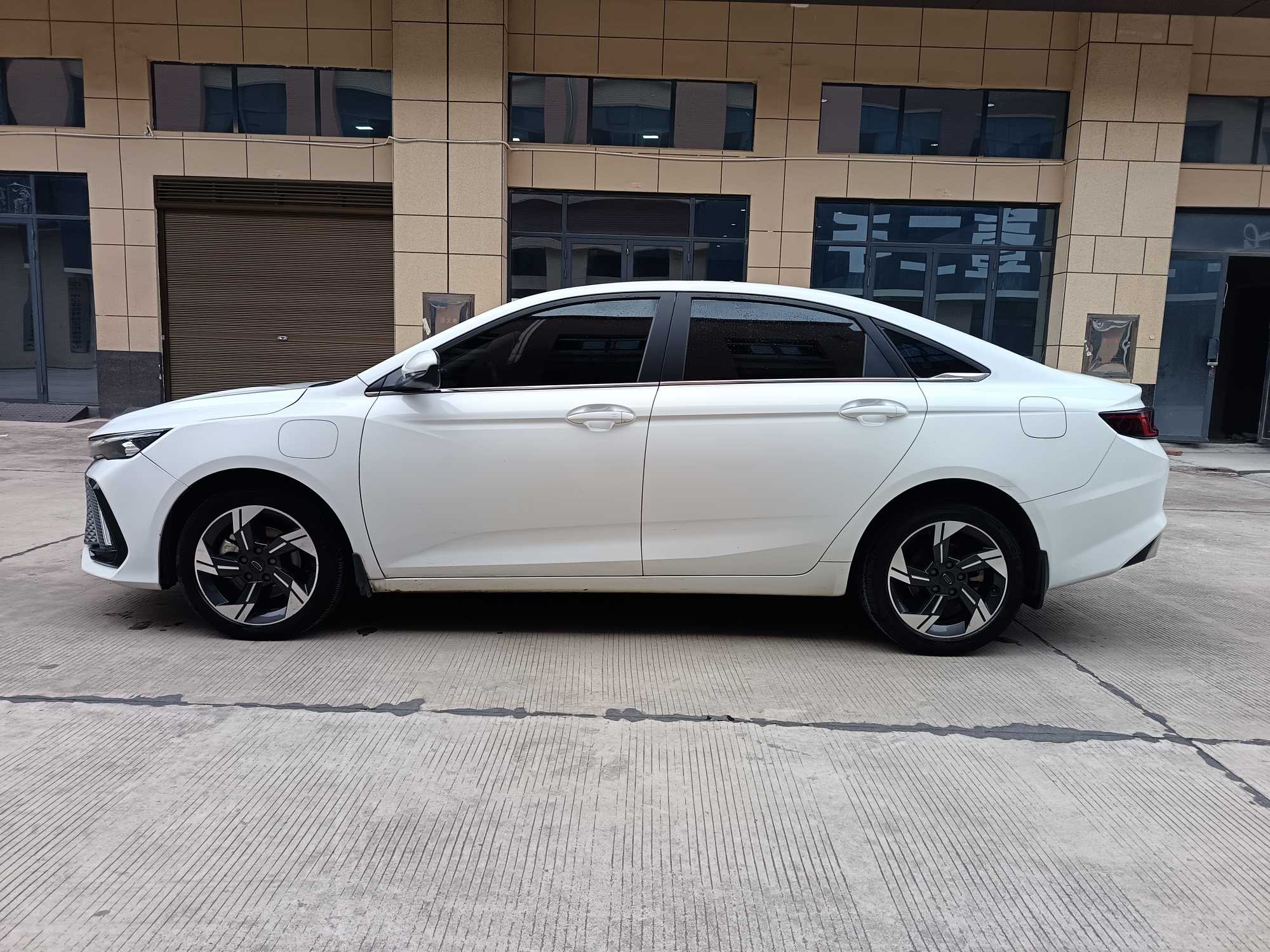 GEELY 2022 #4 GEELY 2022 car image #4