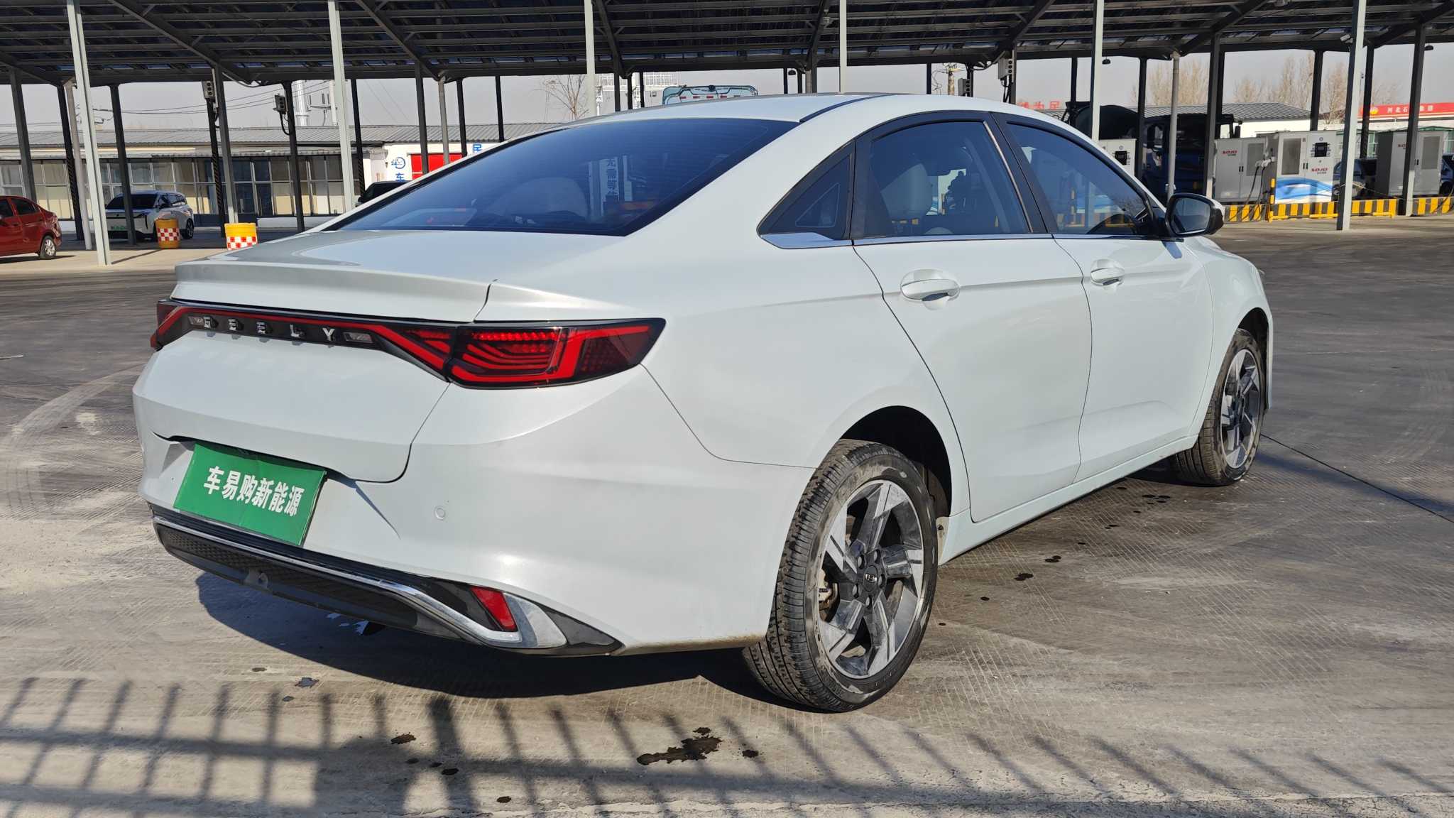 GEELY 2022 car image #4
