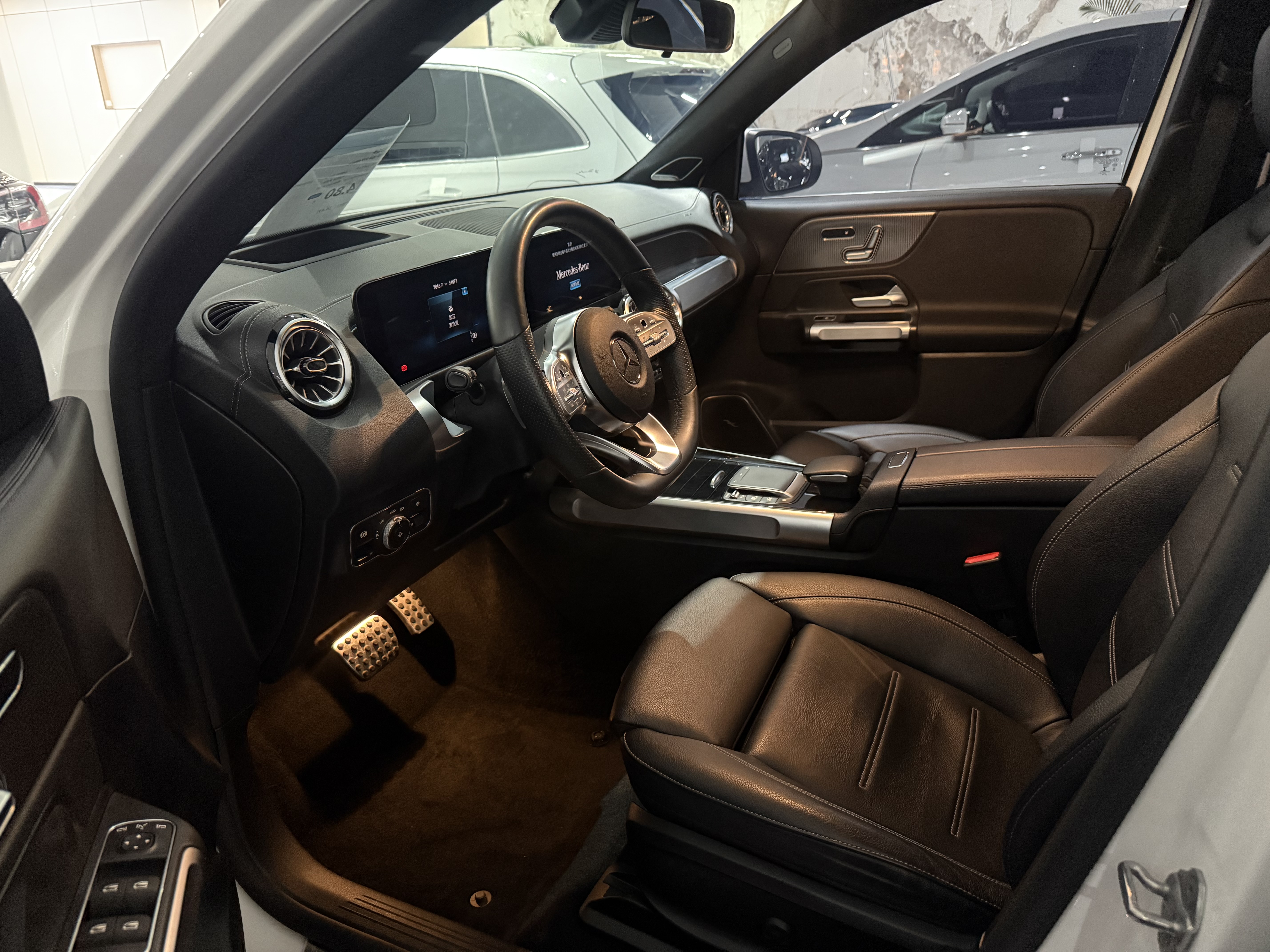 Mercedes-Benz EQB Class 2022 car image #4